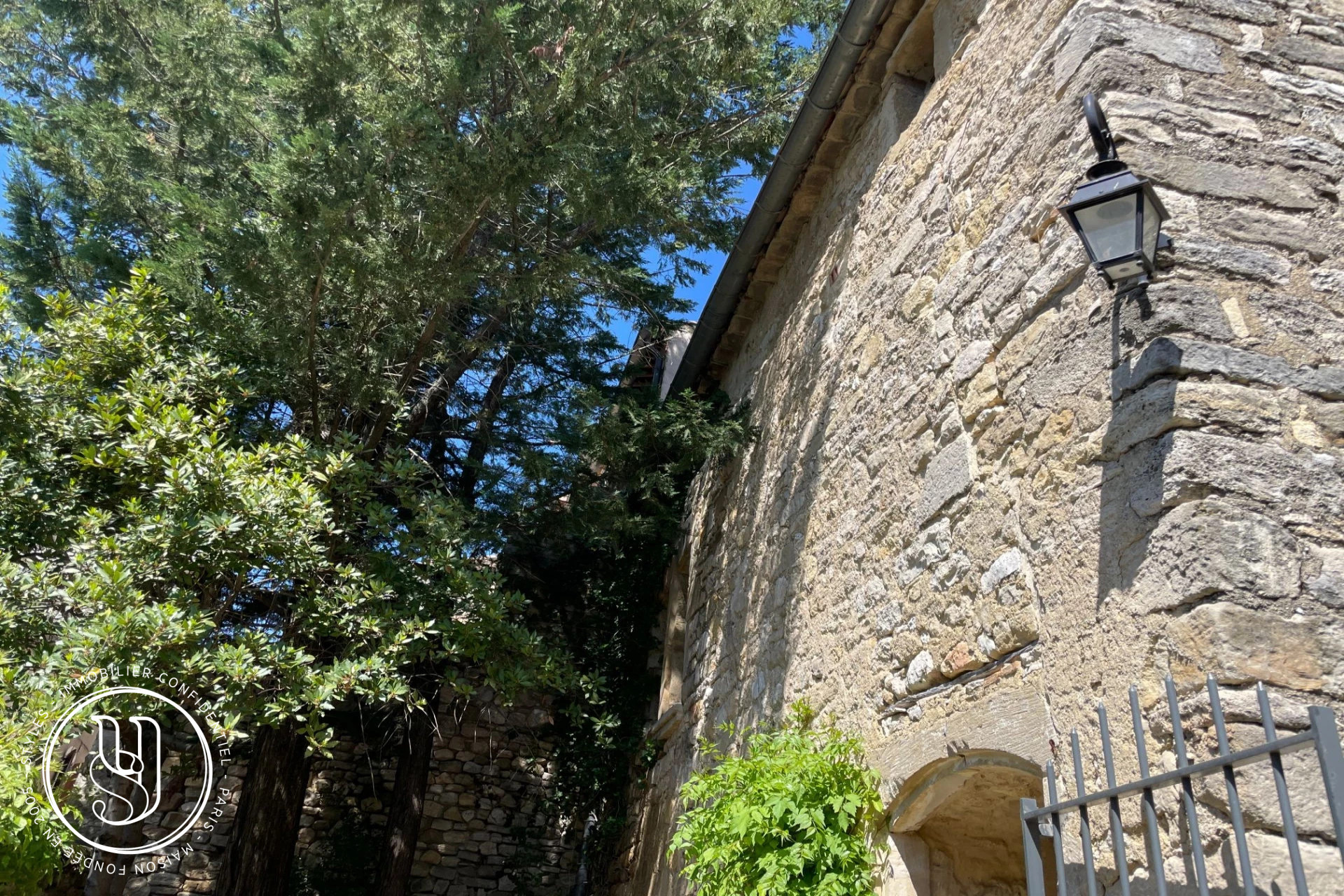 Uzès - close by, Between stone and light: the soul of a priory. - image 8