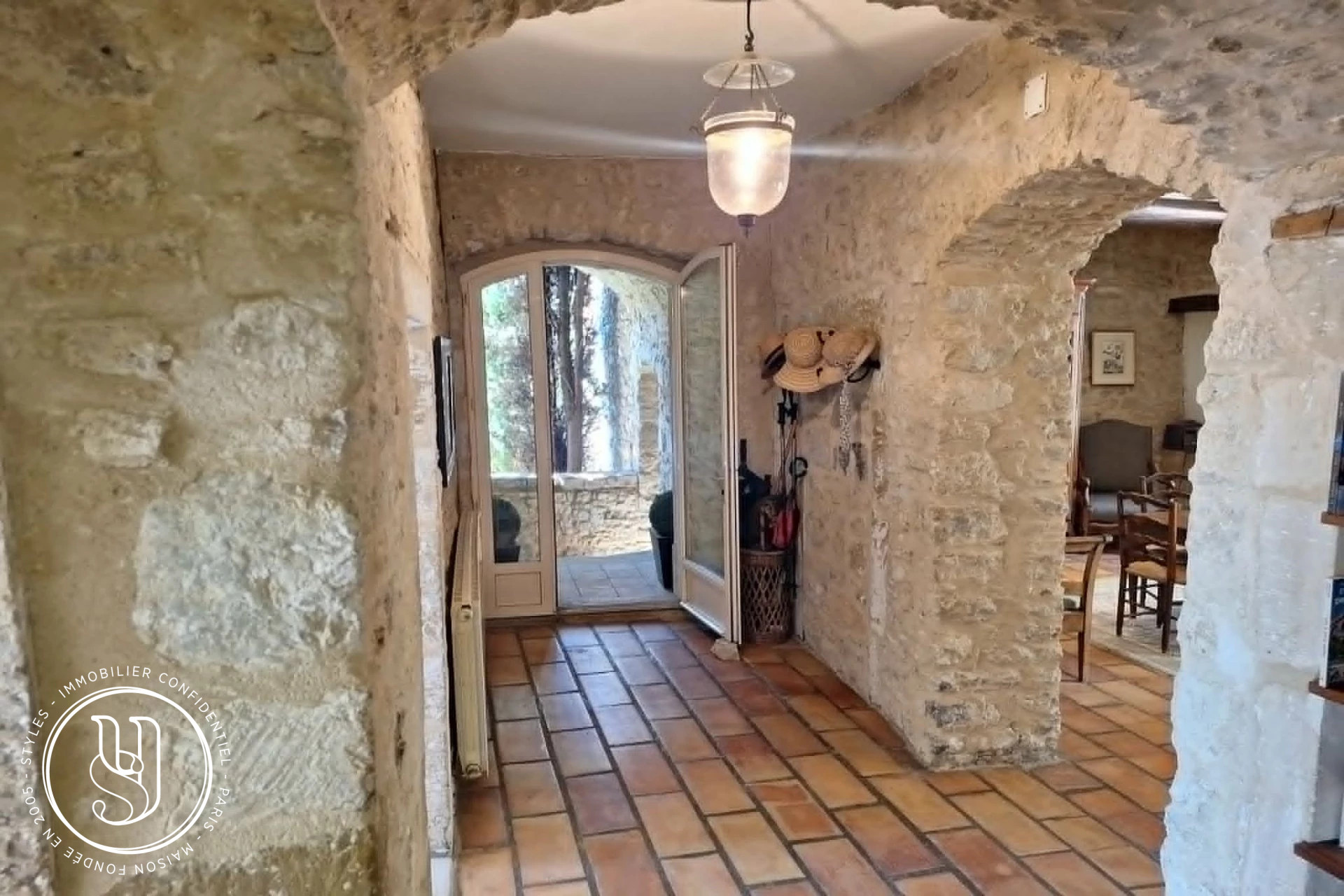 Uzès - close by, Between stone and light: the soul of a priory. - image 11