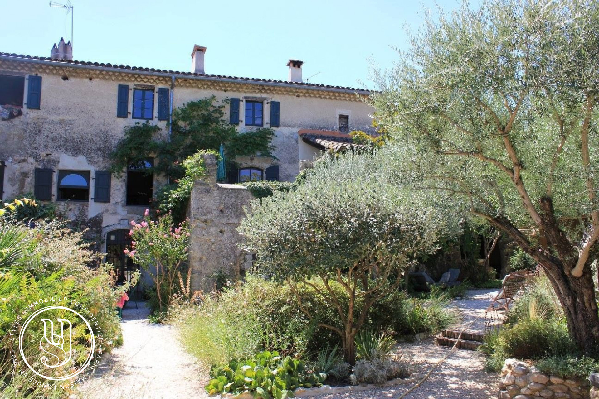 Uzès - nearby, on the way to the Cévennes, a charming setting - image 3