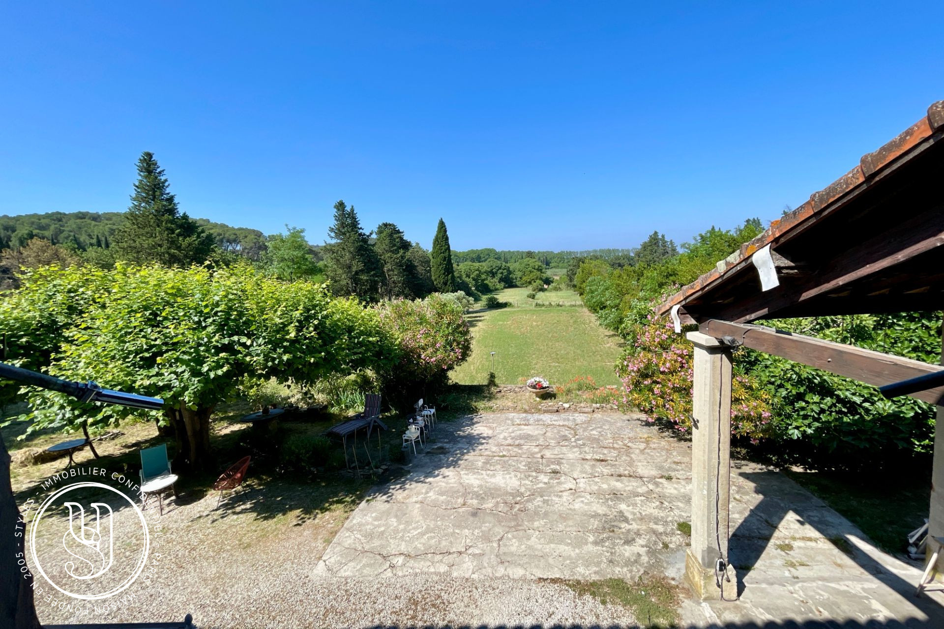 Saint-Rémy-de-Provence - Un mas de famille à réinventer au coeur des Alpilles - image 19