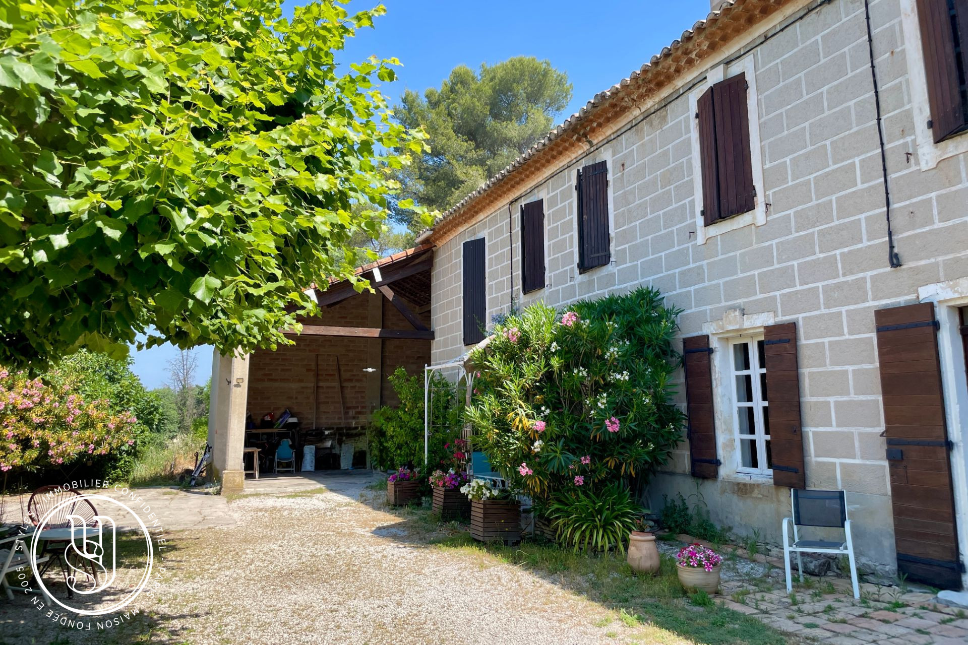 Saint-Rémy-de-Provence - Un mas de famille à réinventer au coeur des Alpilles - image 13
