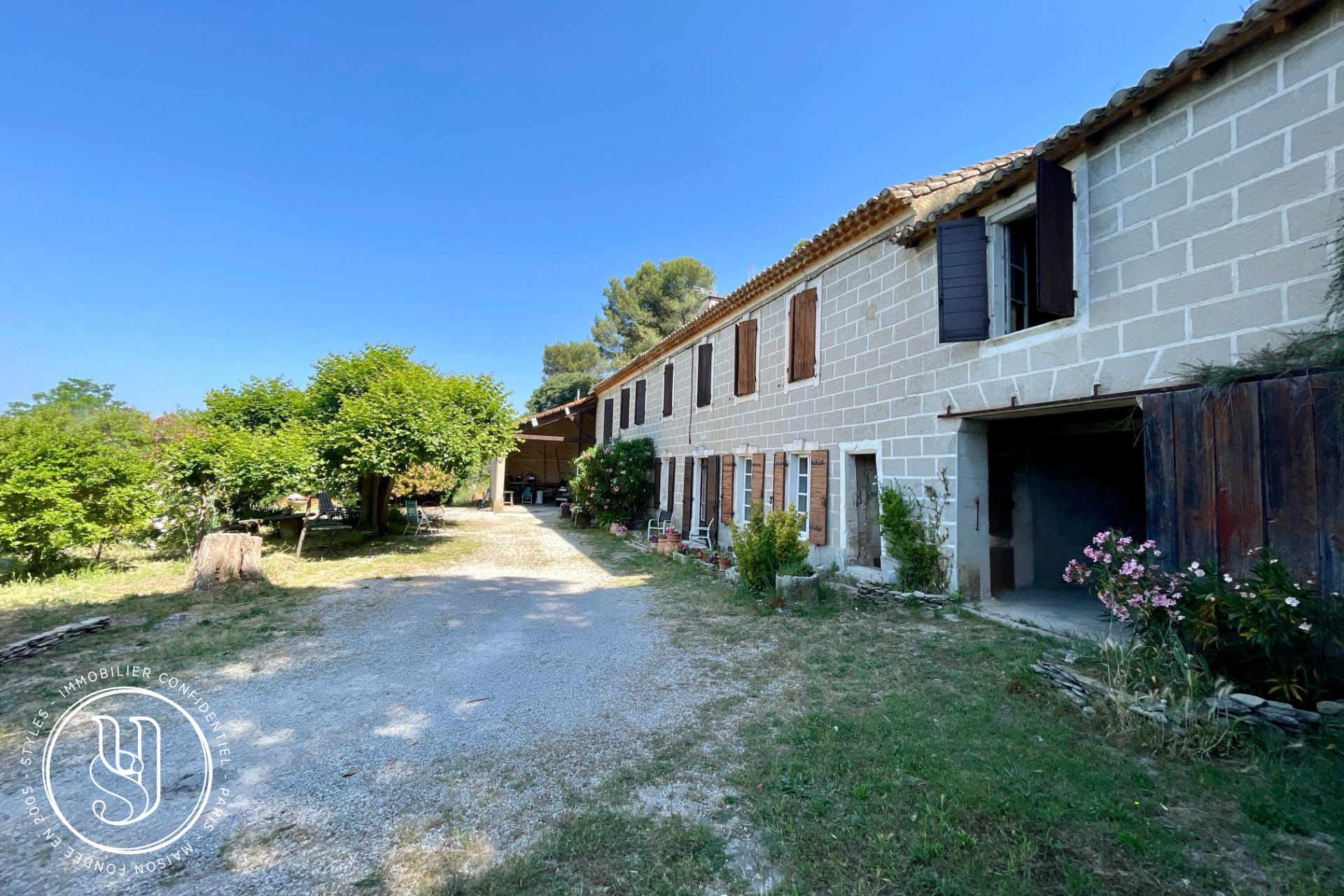Saint-Rémy-de-Provence - Un mas de famille à réinventer au coeur des Alpilles - image 4