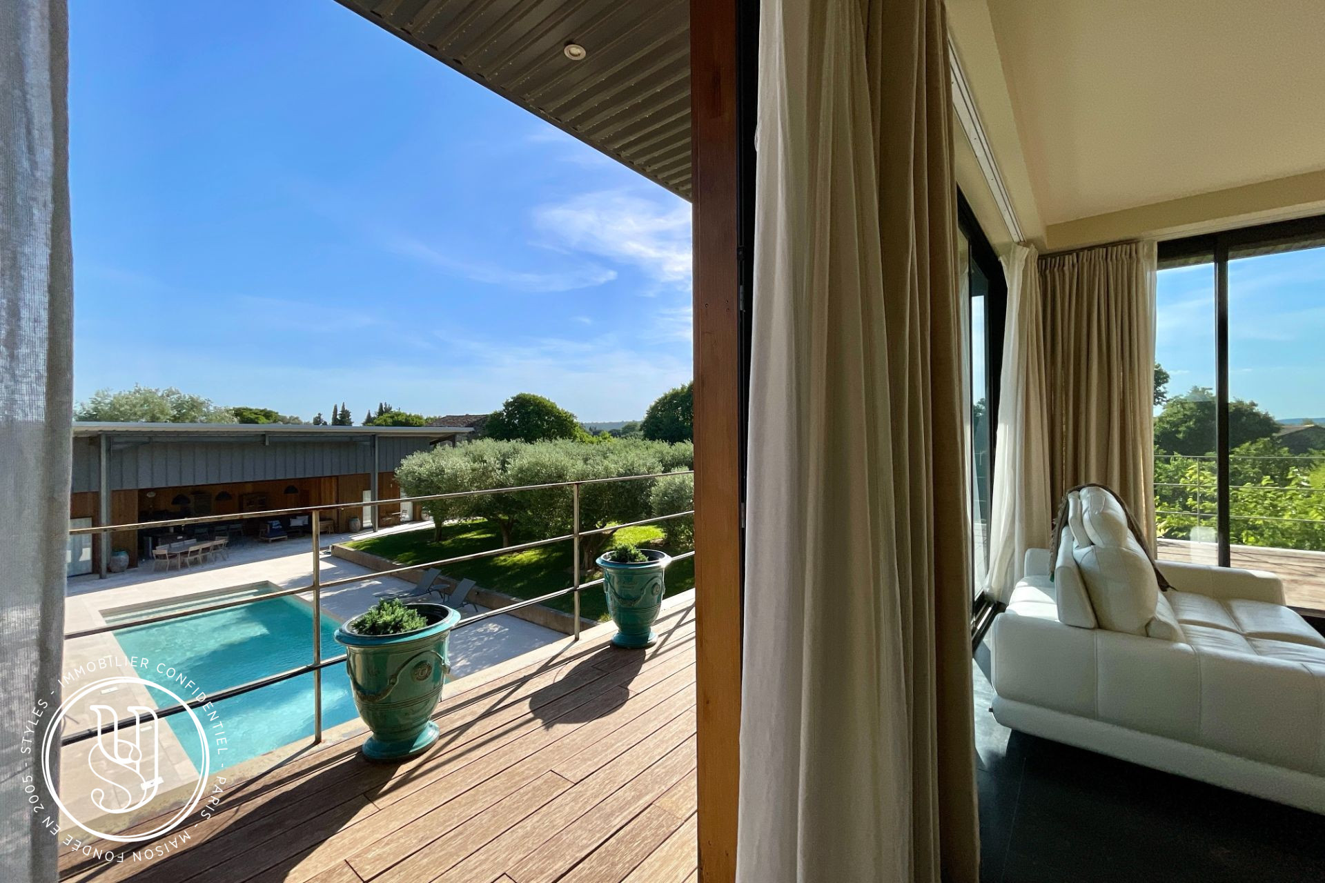 Uzès - Unique and Contemporary House - image 16