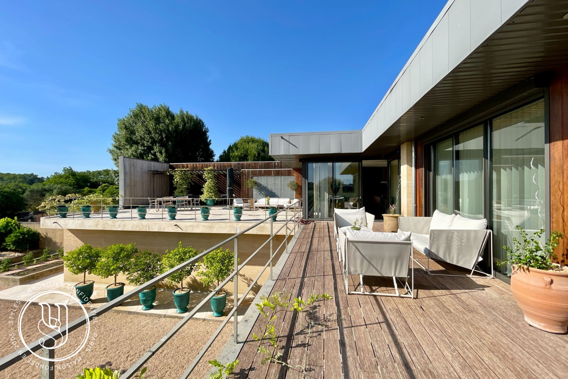 Uzès - Unique and Contemporary House - image 17