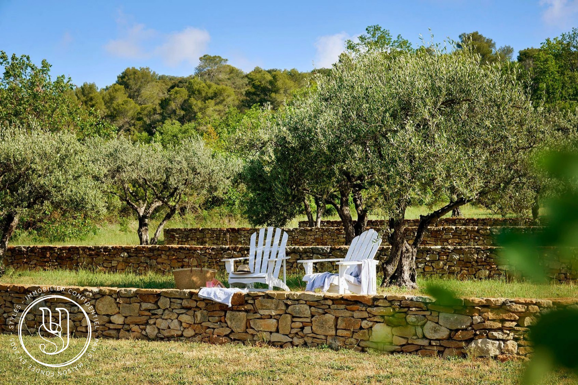 Uzès - close by, a peaceful haven with undeniable charm and unobstruc - image 12