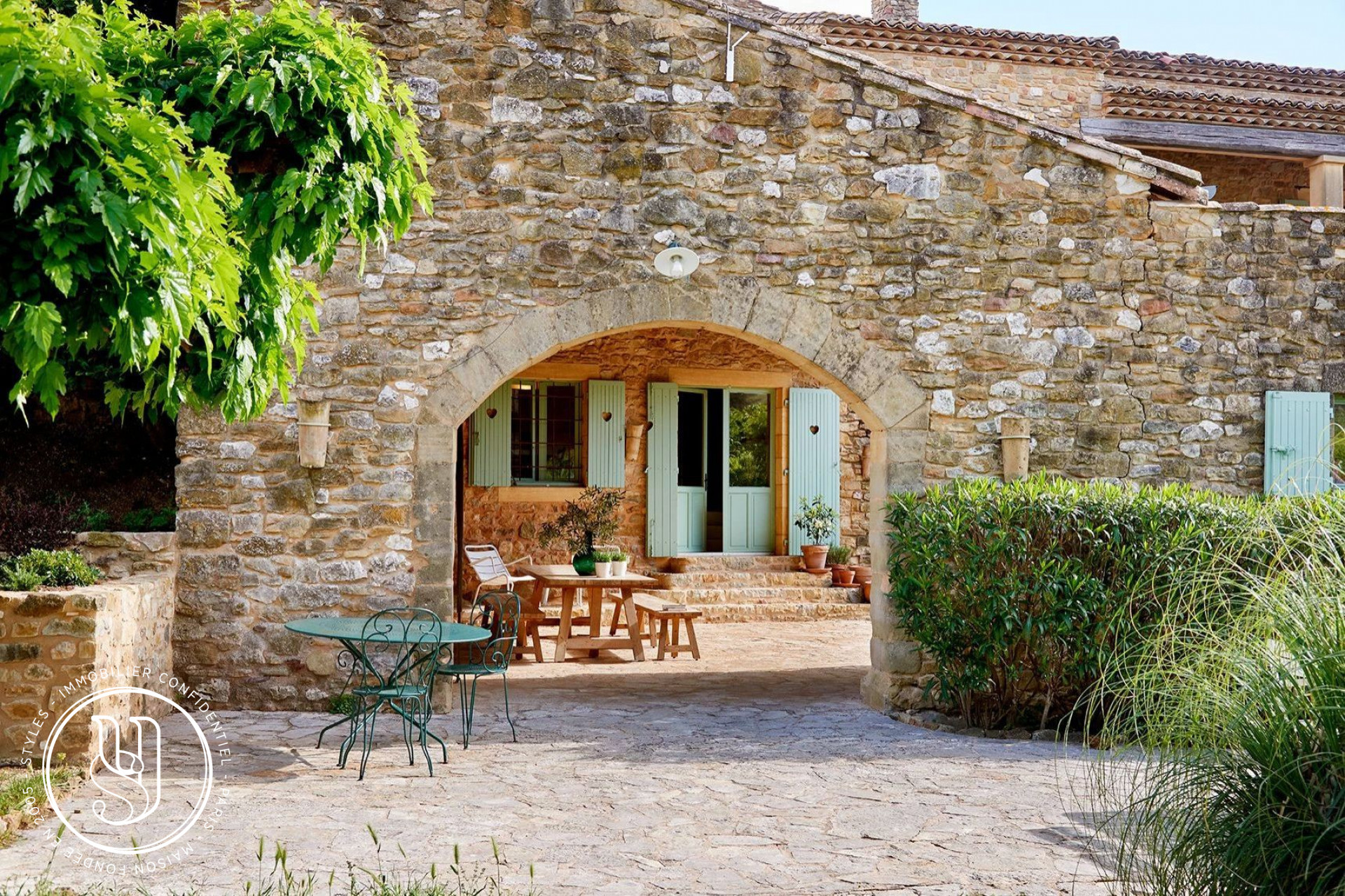 Uzès - close by, a peaceful haven with undeniable charm and unobstruc - image 7