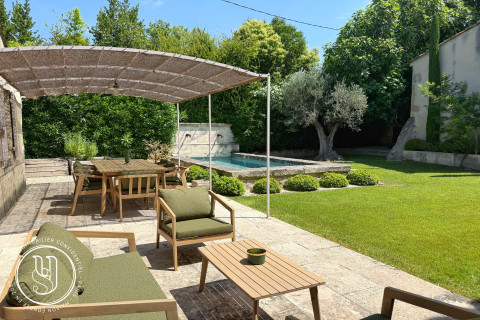 Saint-Rémy-de-Provence - proche, un bien de charme au coeur de la Provence - image 1