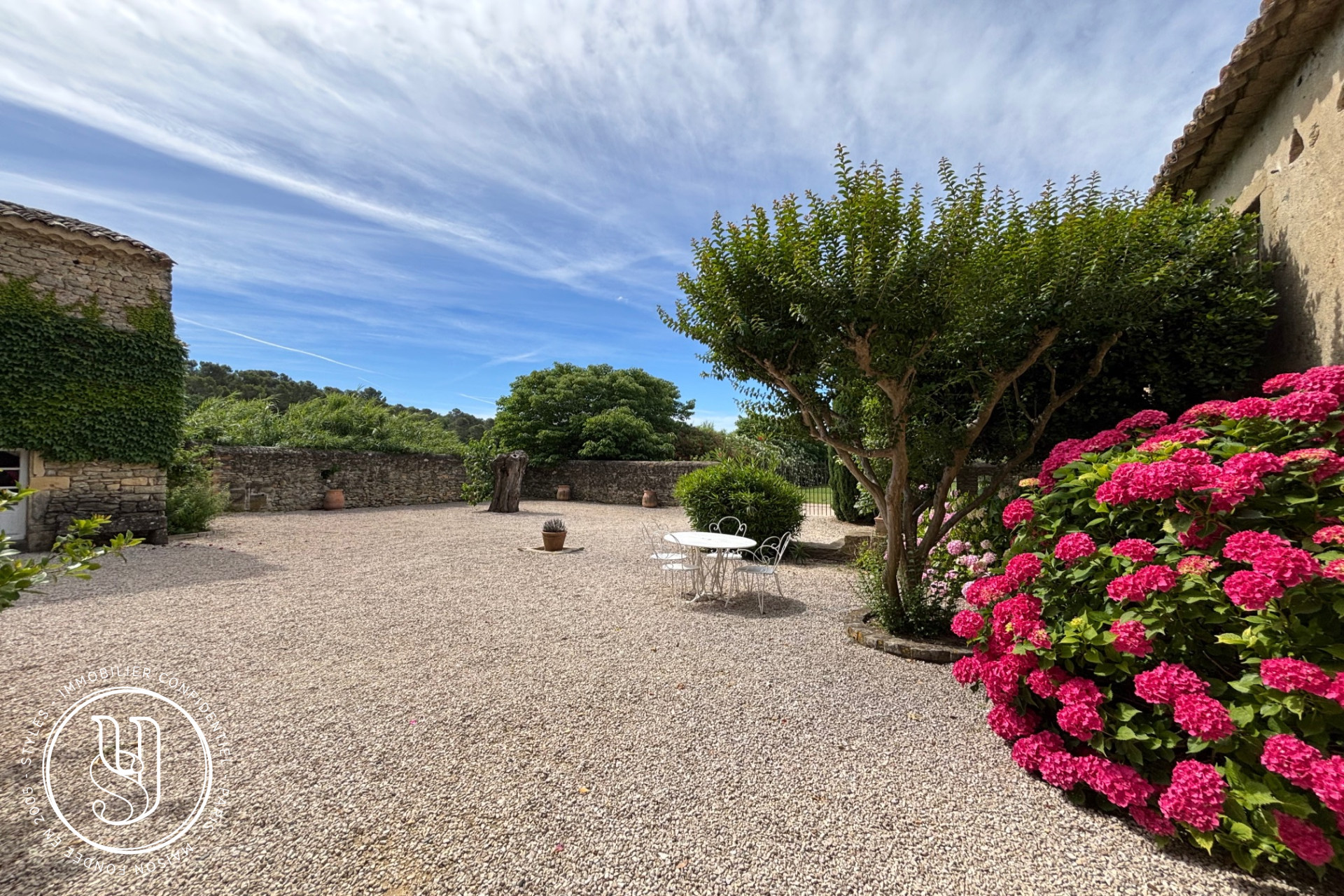 Uzès - region, a beautiful character property with a swimming pool an - image 5