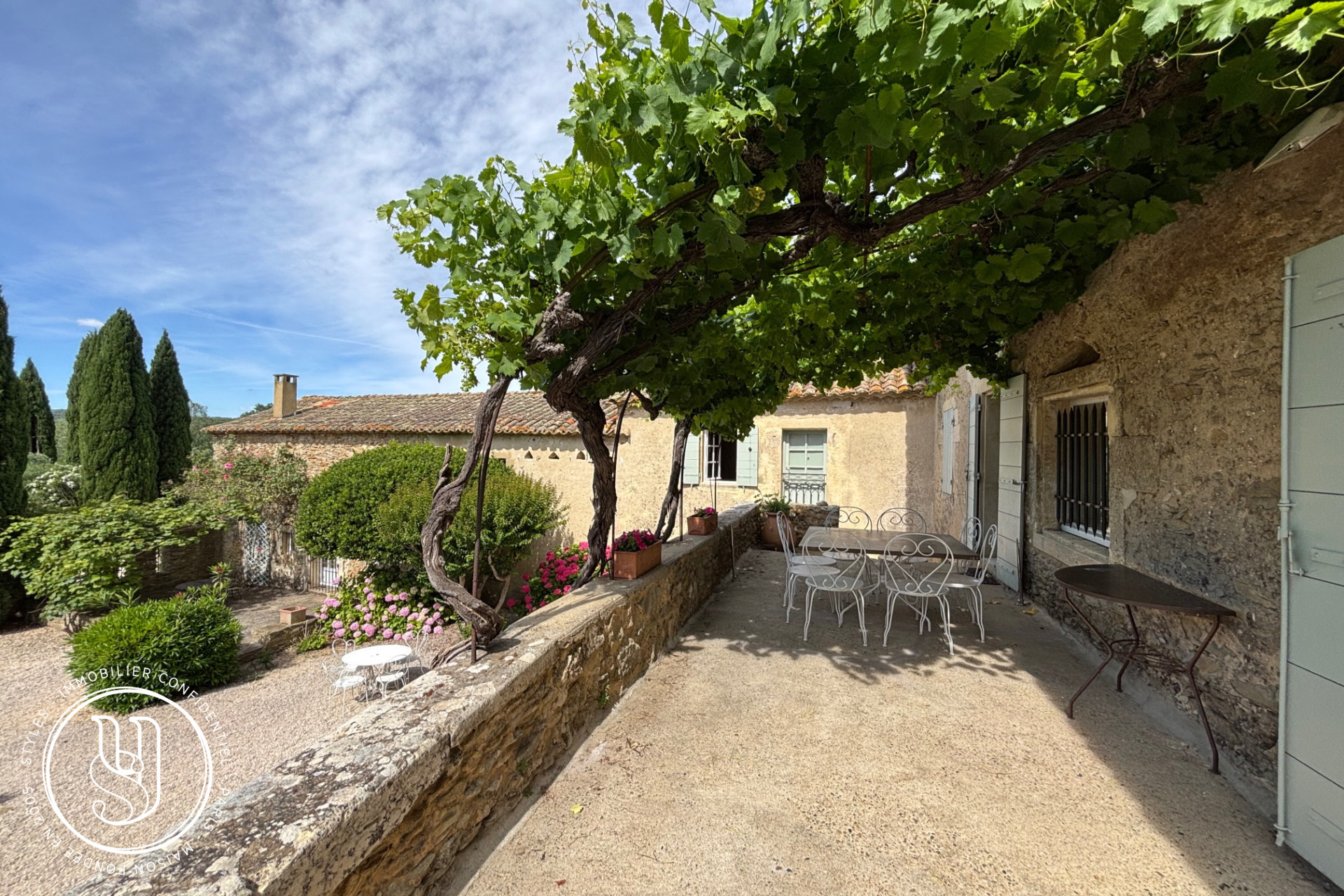 Uzès - region, a beautiful character property with a swimming pool an - image 14