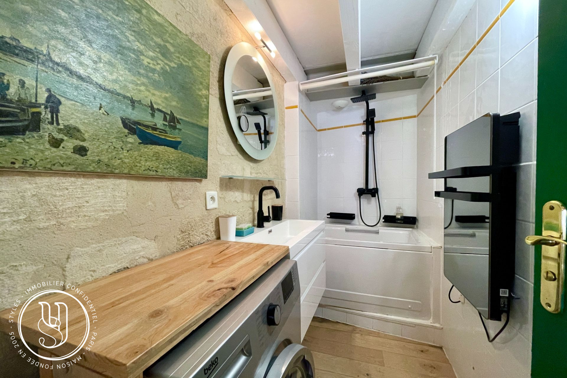 Uzès - charming apartment in a quiet setting within an iconic locatio - image 13
