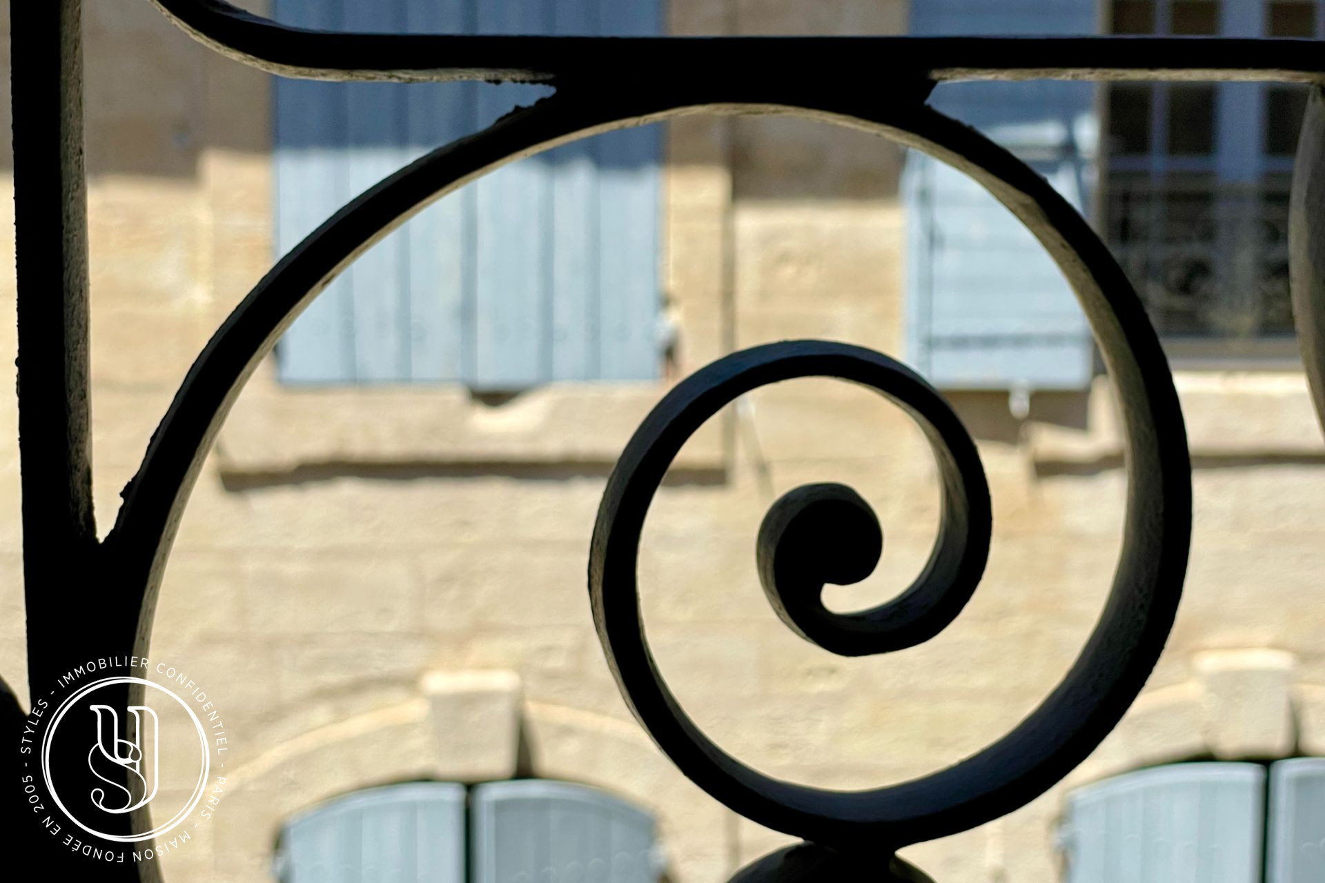 Uzès - charming apartment in a quiet setting within an iconic locatio - image 10