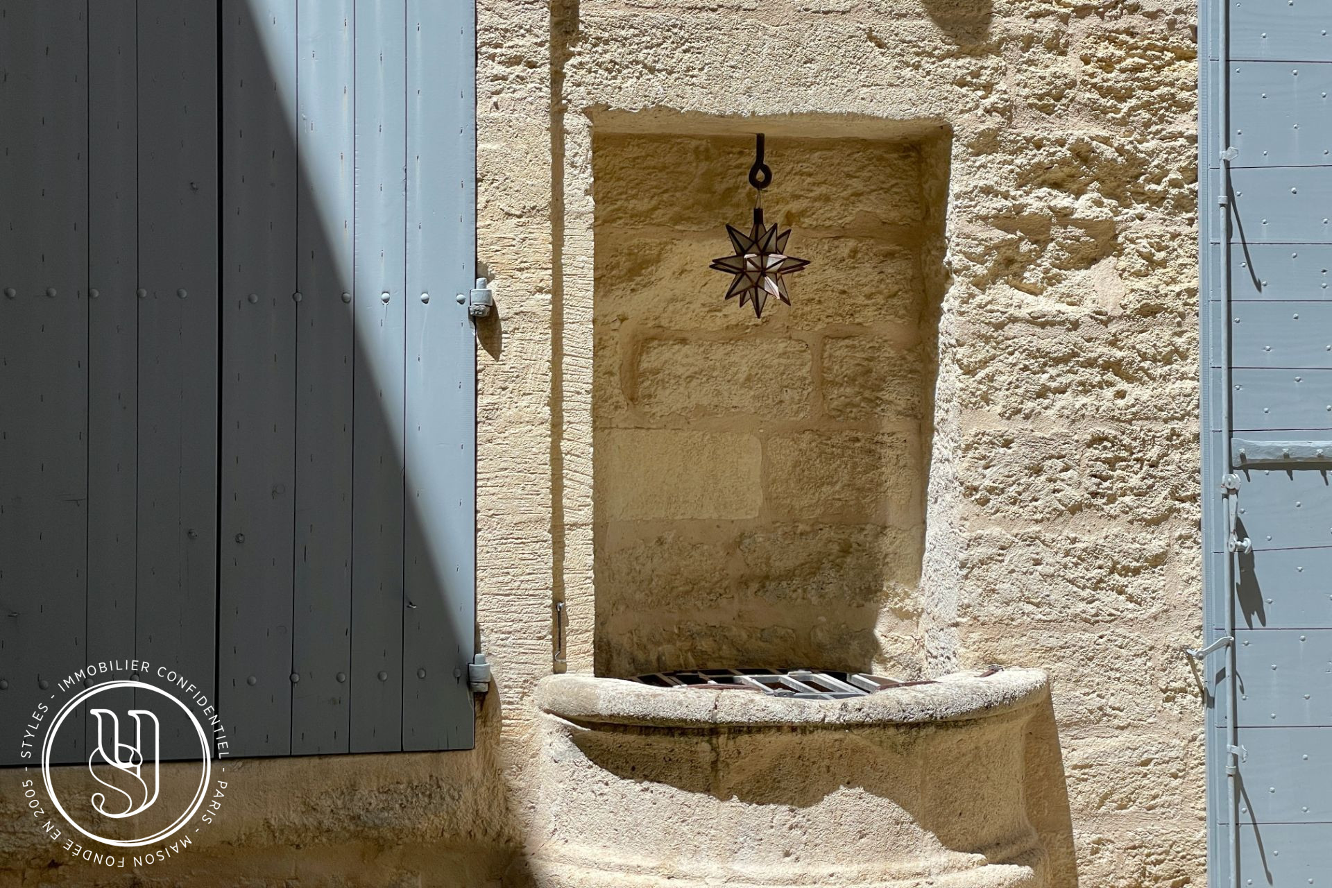 Uzès - charming apartment in a quiet setting within an iconic locatio - image 12