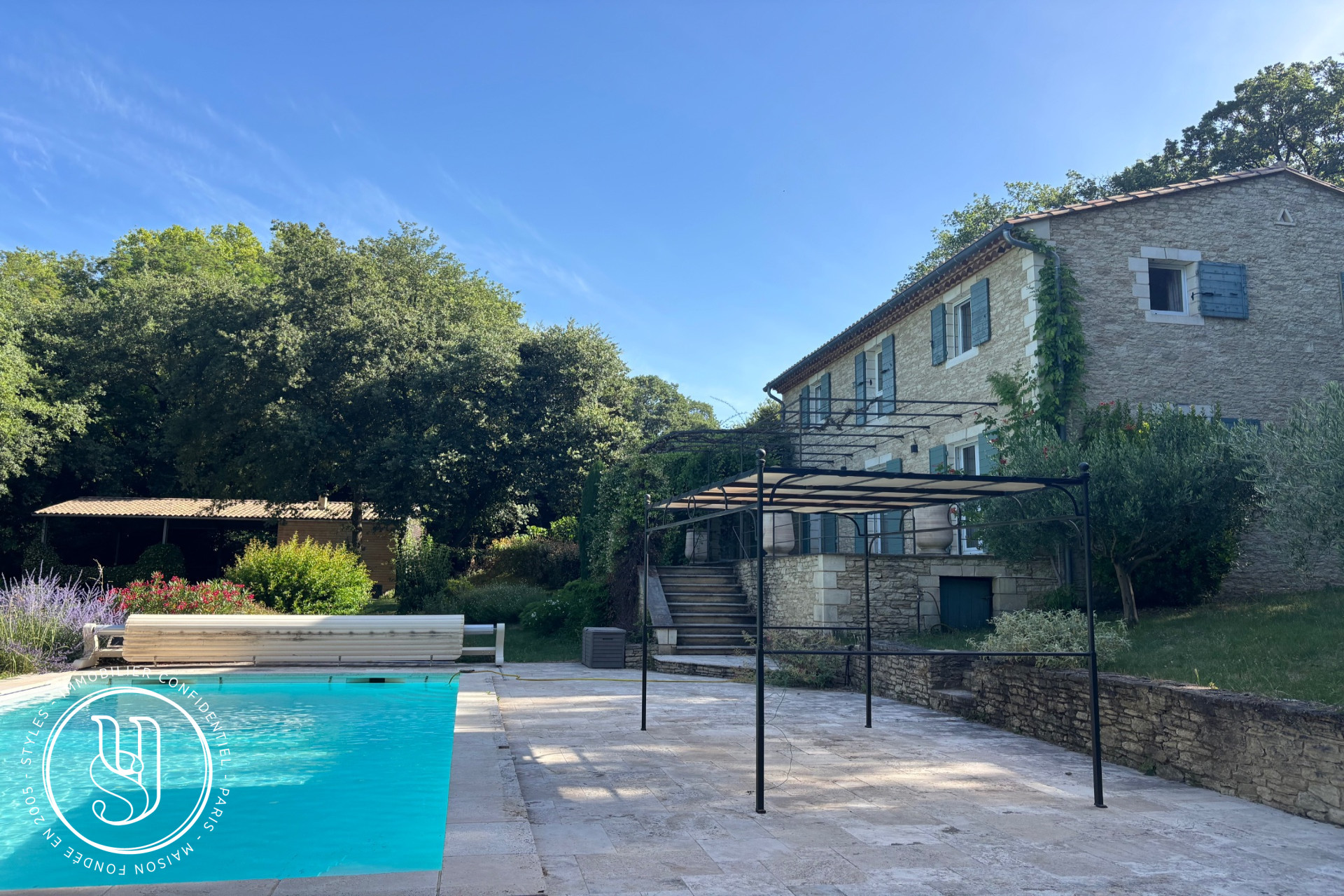 Uzès - Close - Large stone family house with pool and barn. - image 1