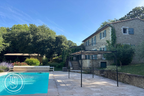 Uzès - Close - Large stone family house with pool and barn. - image 1