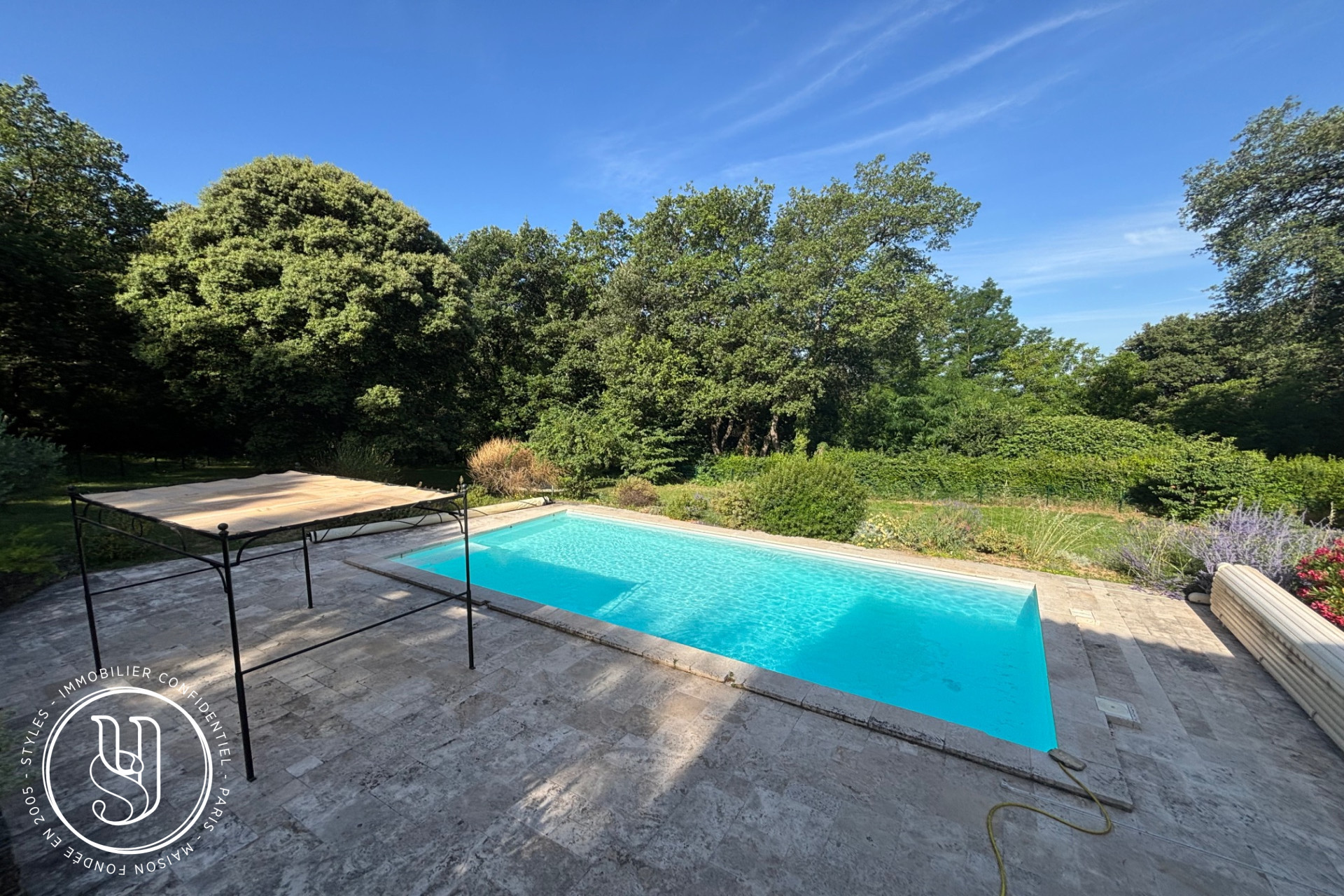 Uzès - Close - Large stone family house with pool and barn. - image 9