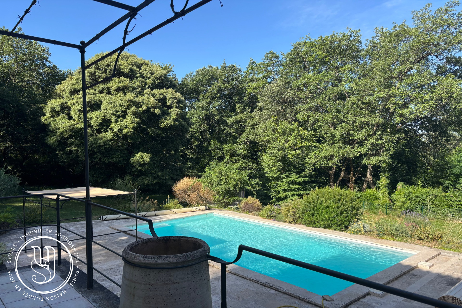 Uzès - Close - Large stone family house with pool and barn. - image 3