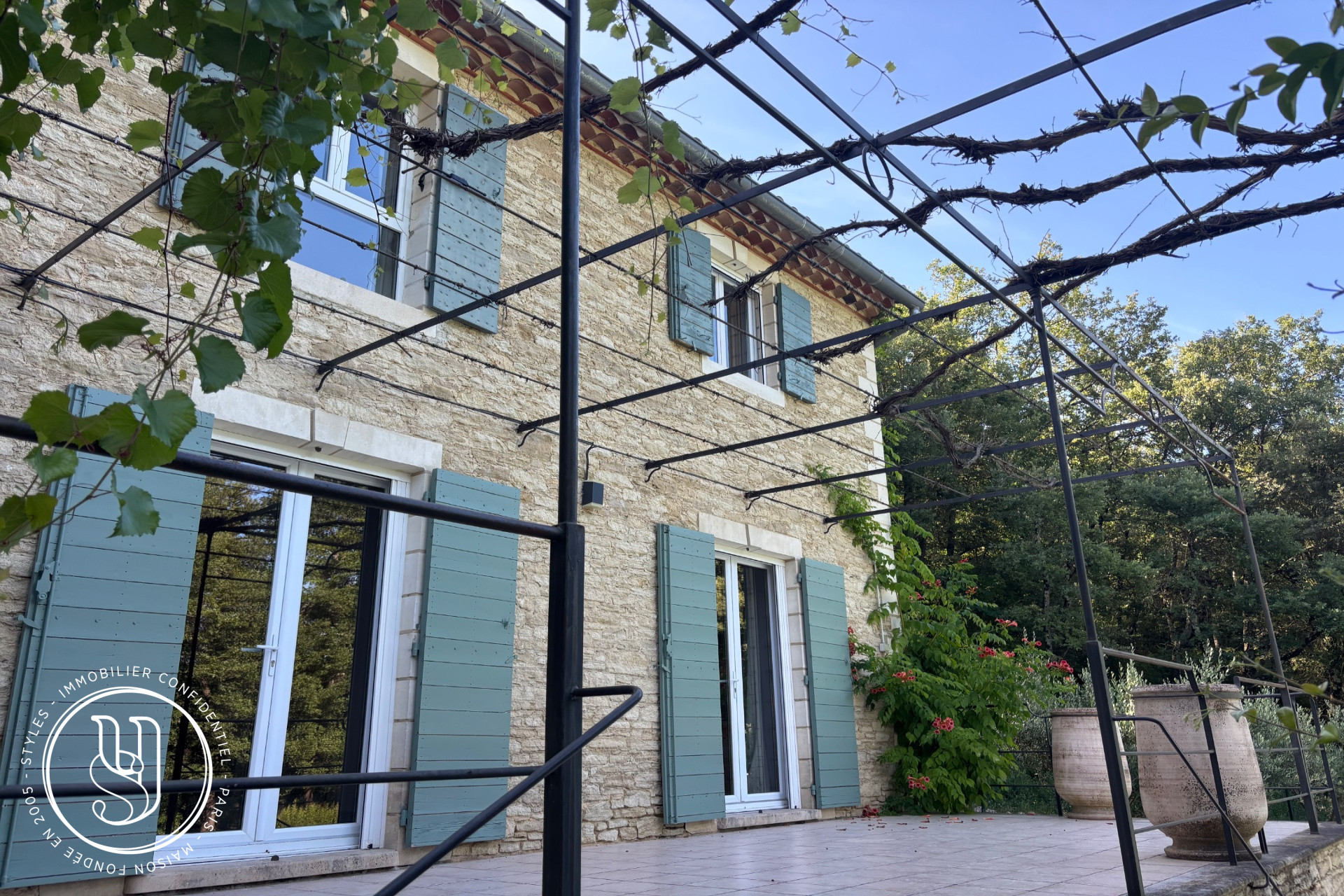 Uzès - Close - Large stone family house with pool and barn. - image 4