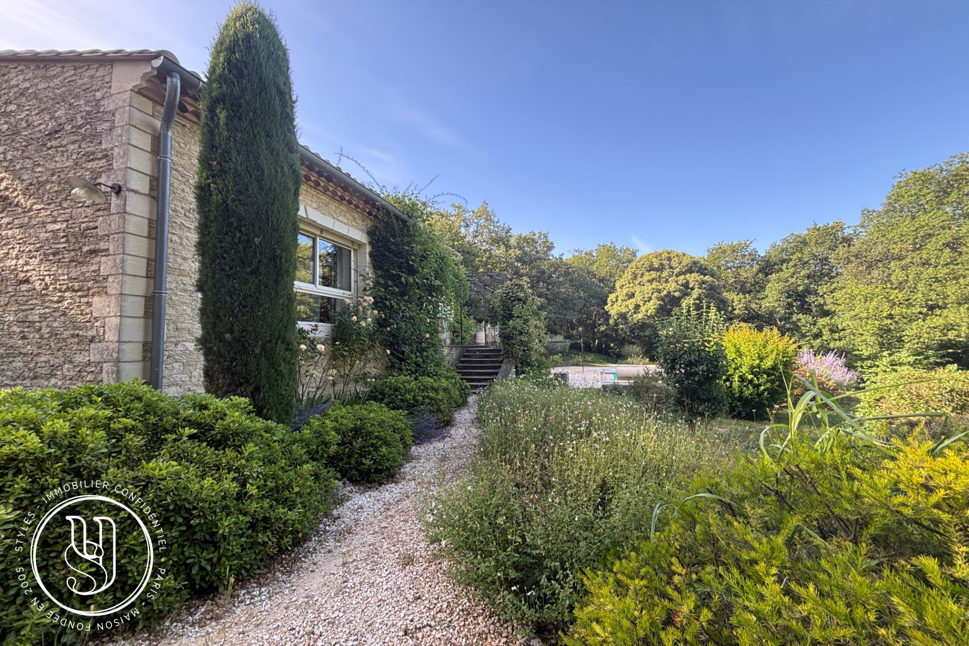 Uzès - Close - Large stone family house with pool and barn. - image 10