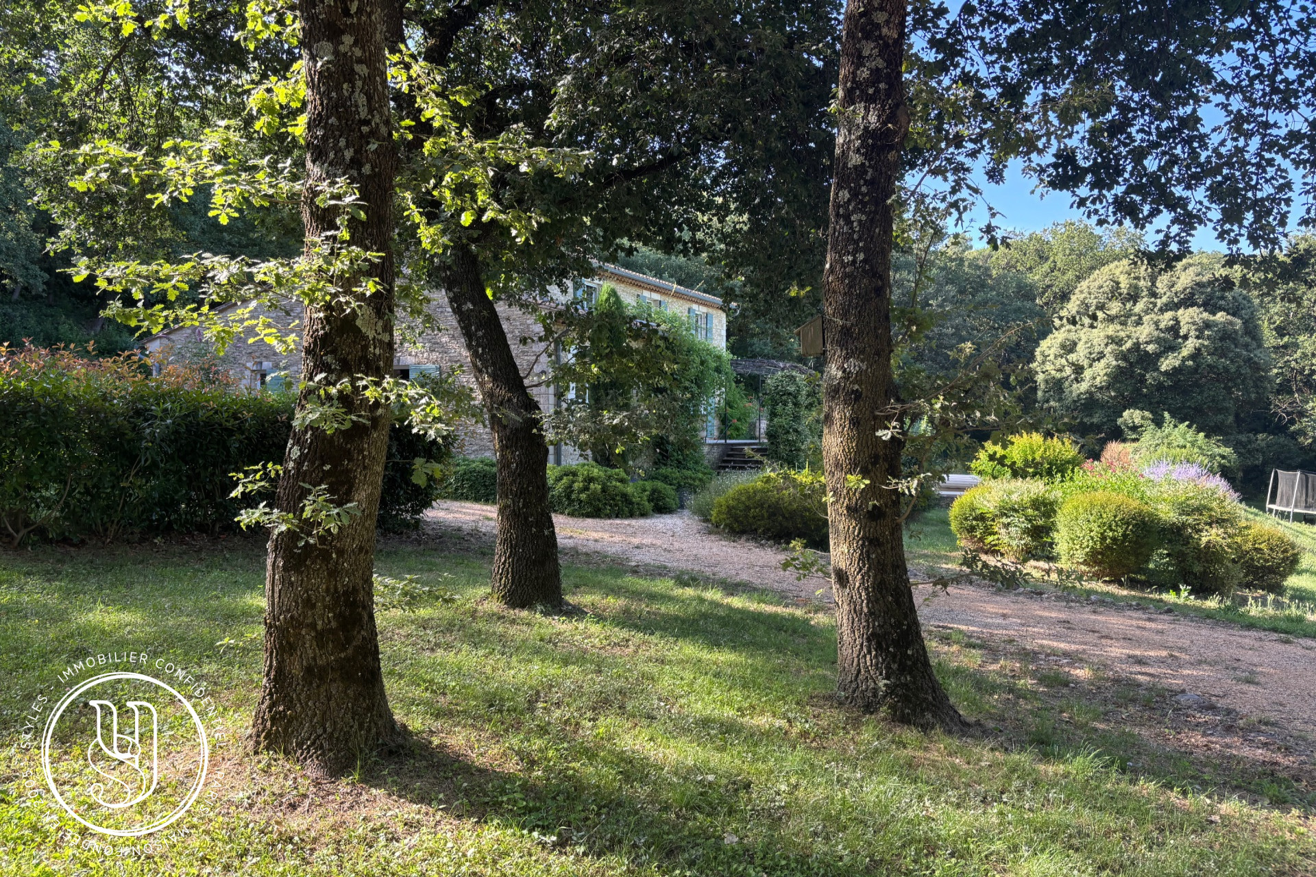 Uzès - Close - Large stone family house with pool and barn. - image 12