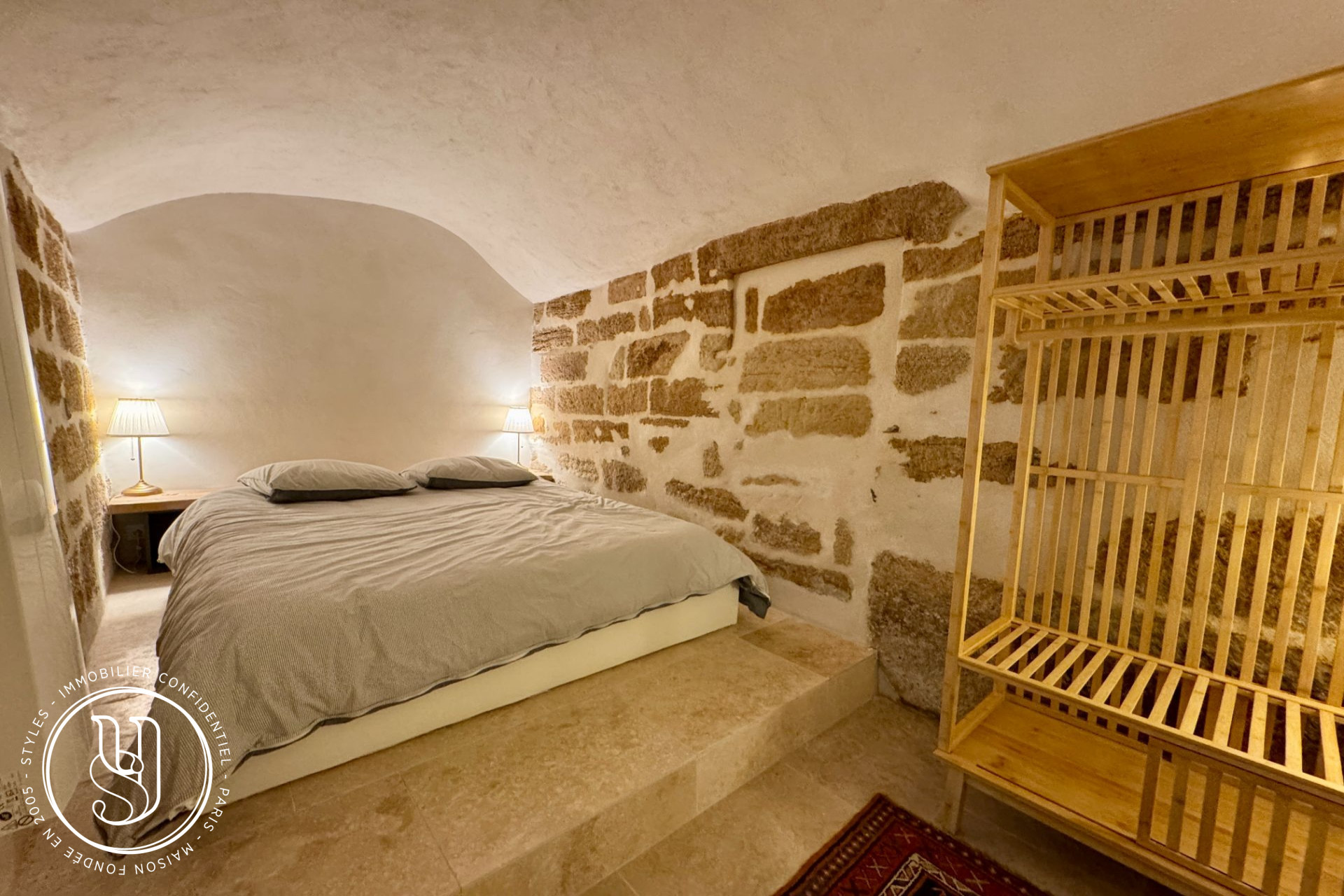 Uzès - Renovated Townhouse with Garage, Terrace, and Separate Apartme - image 12