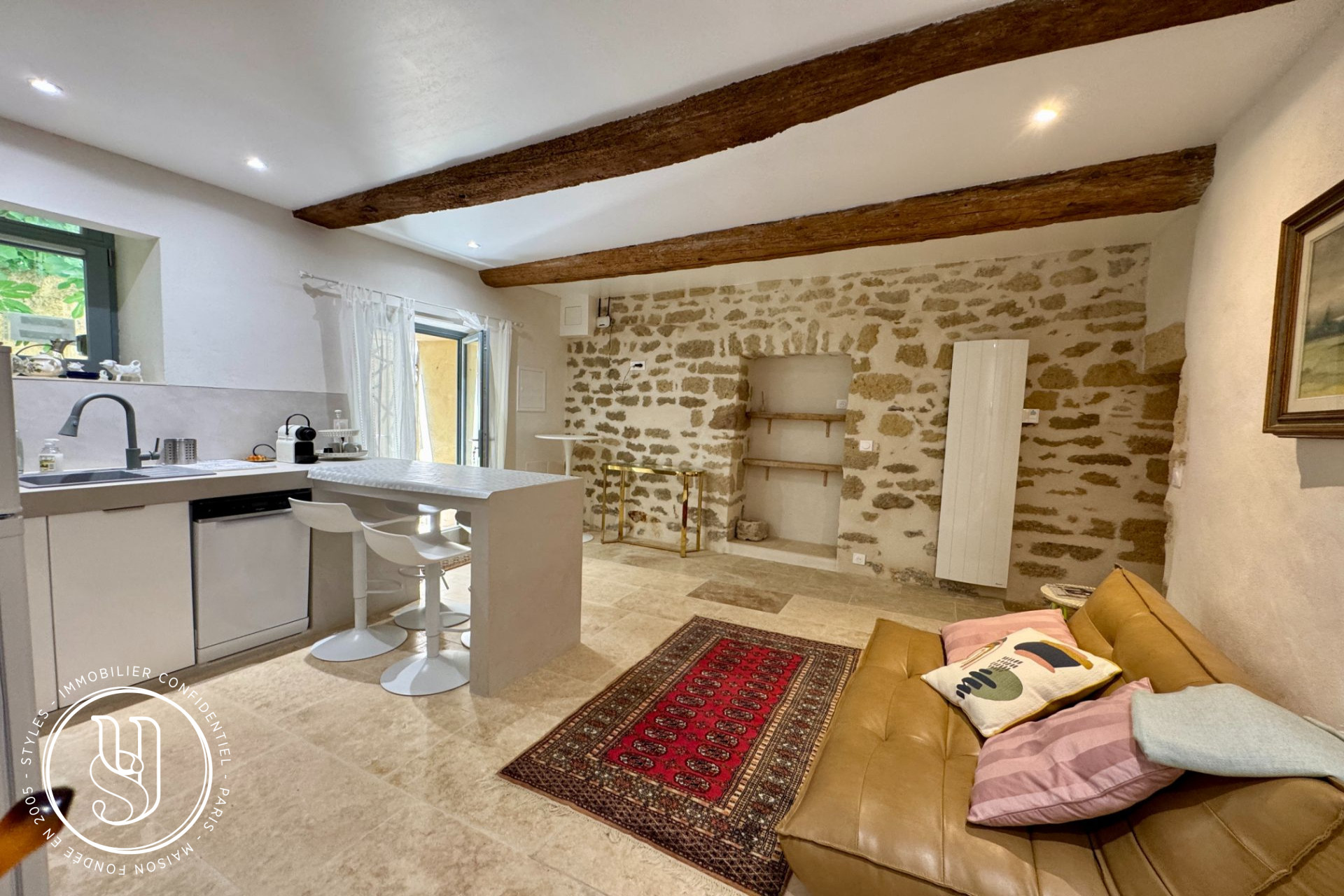 Uzès - Renovated Townhouse with Garage, Terrace, and Separate Apartme - image 3