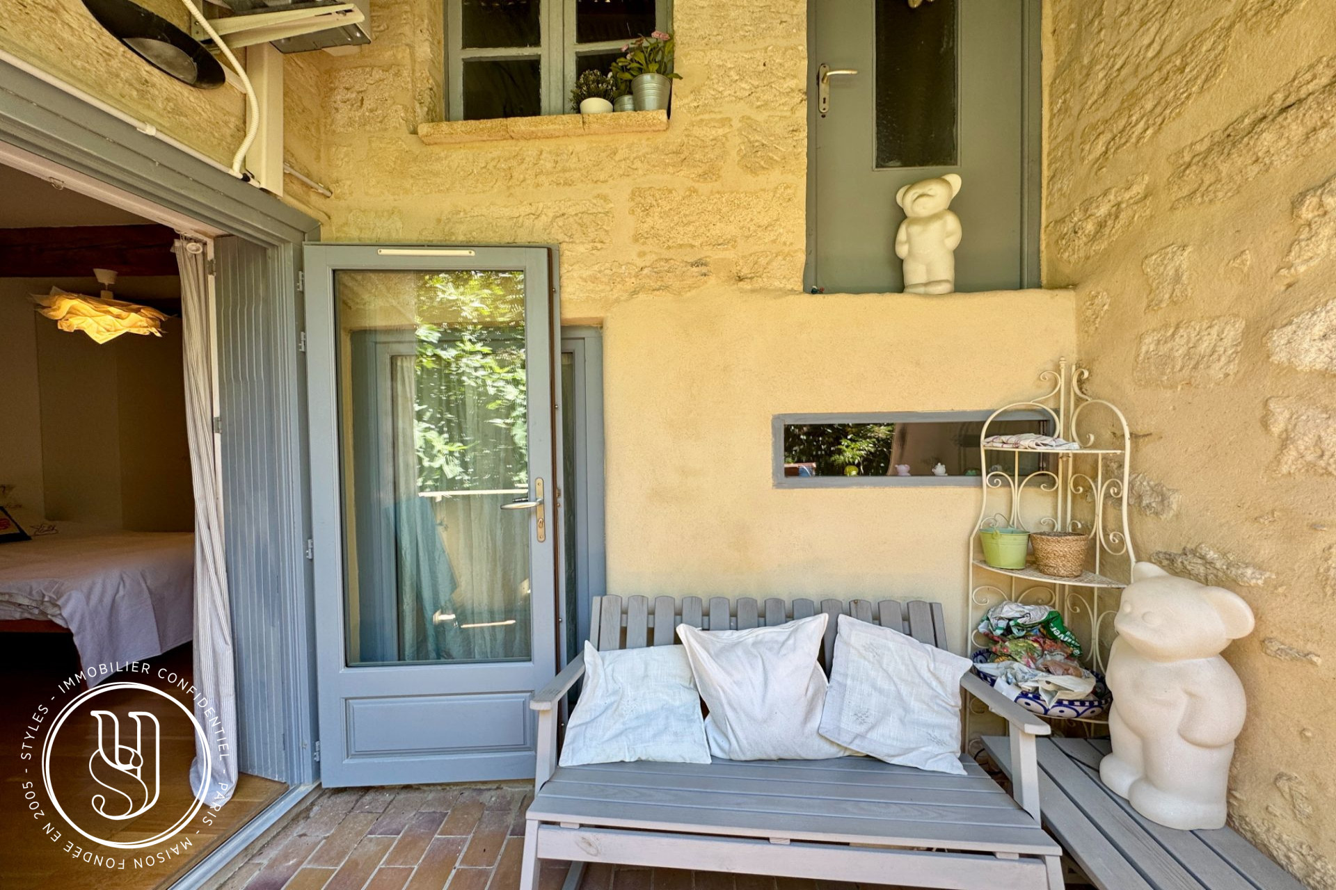 Uzès - Renovated Townhouse with Garage, Terrace, and Separate Apartme - image 9