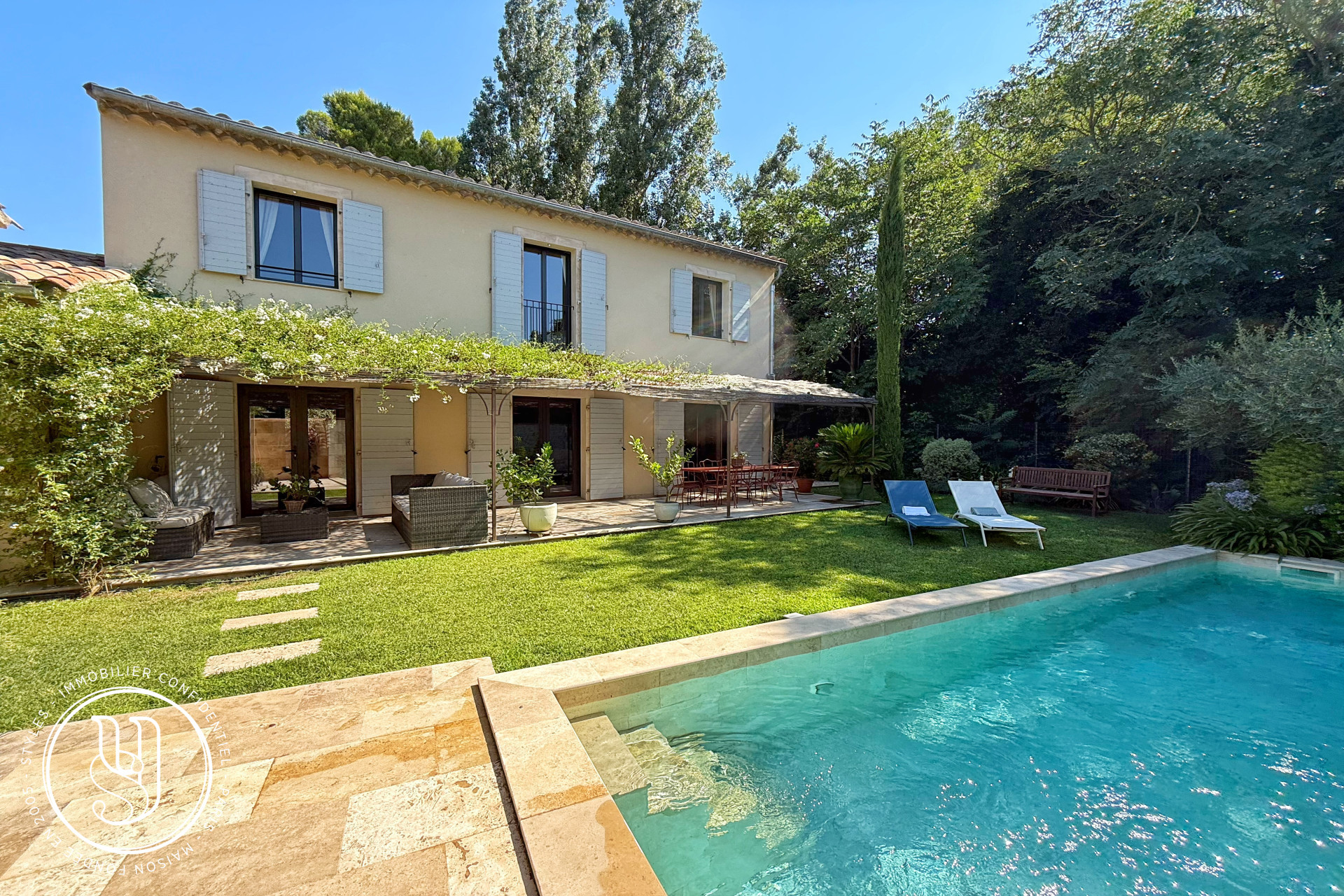 Maussane-les-Alpilles - Elegant Provençal house near the center - image 1