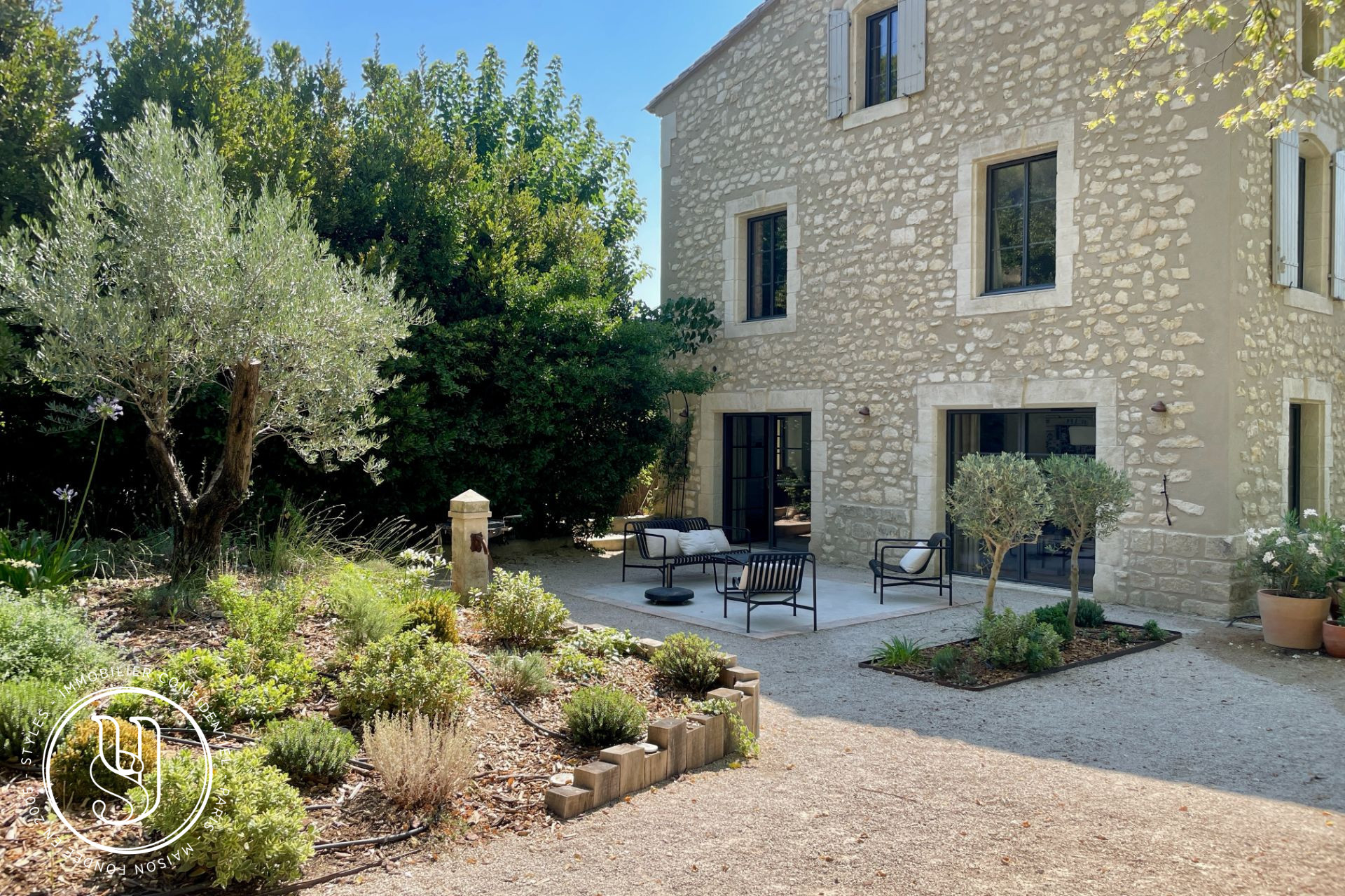 Paradou - Character farmhouse recently renovated - image 11