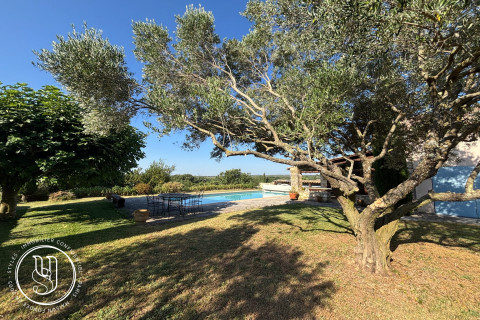 Uzès - proche, Mas de village avec maison d''amis, piscine et vue pan - image 1