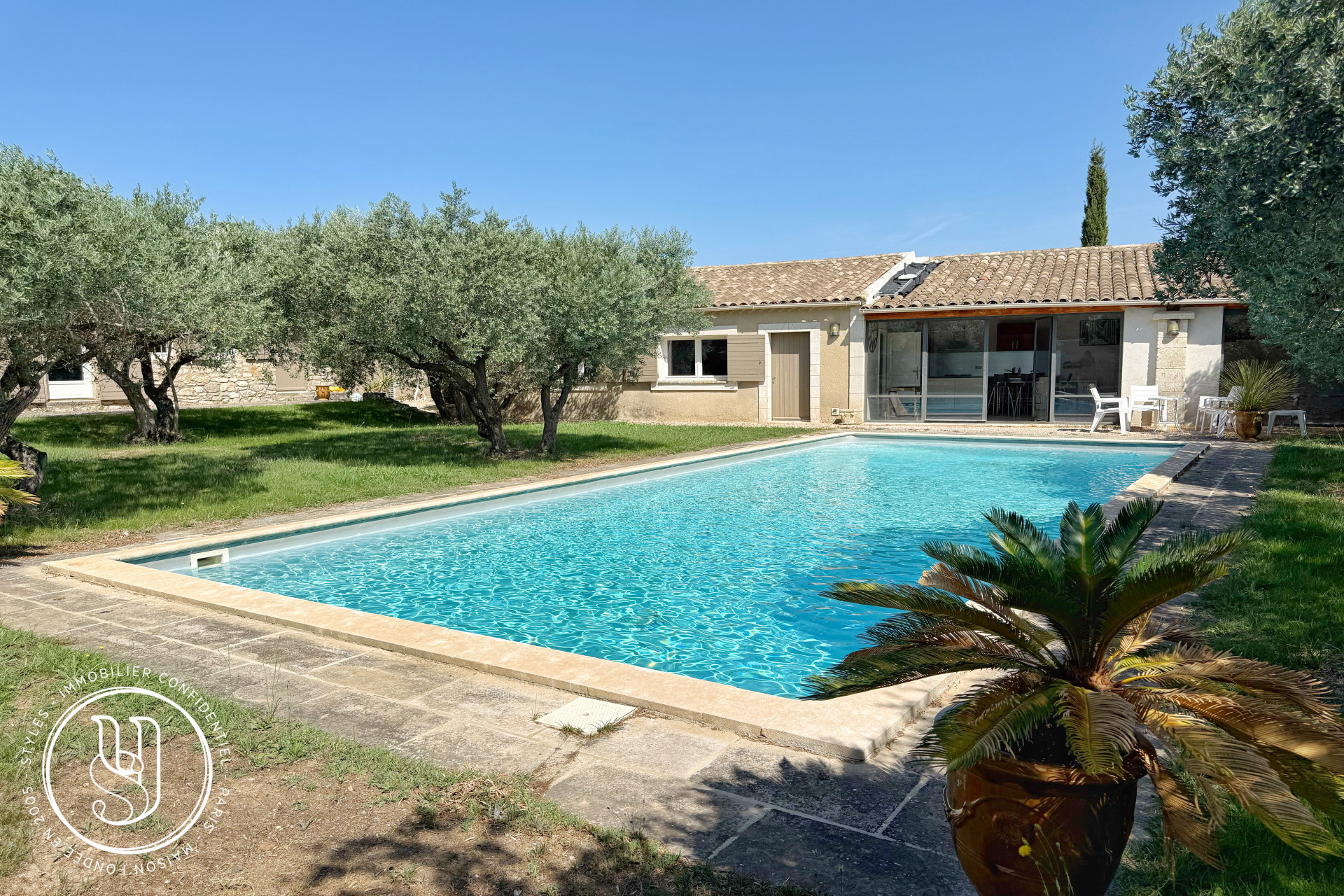 Eygalières - Propriété en pierre avec maison d''amis et piscine - image 7