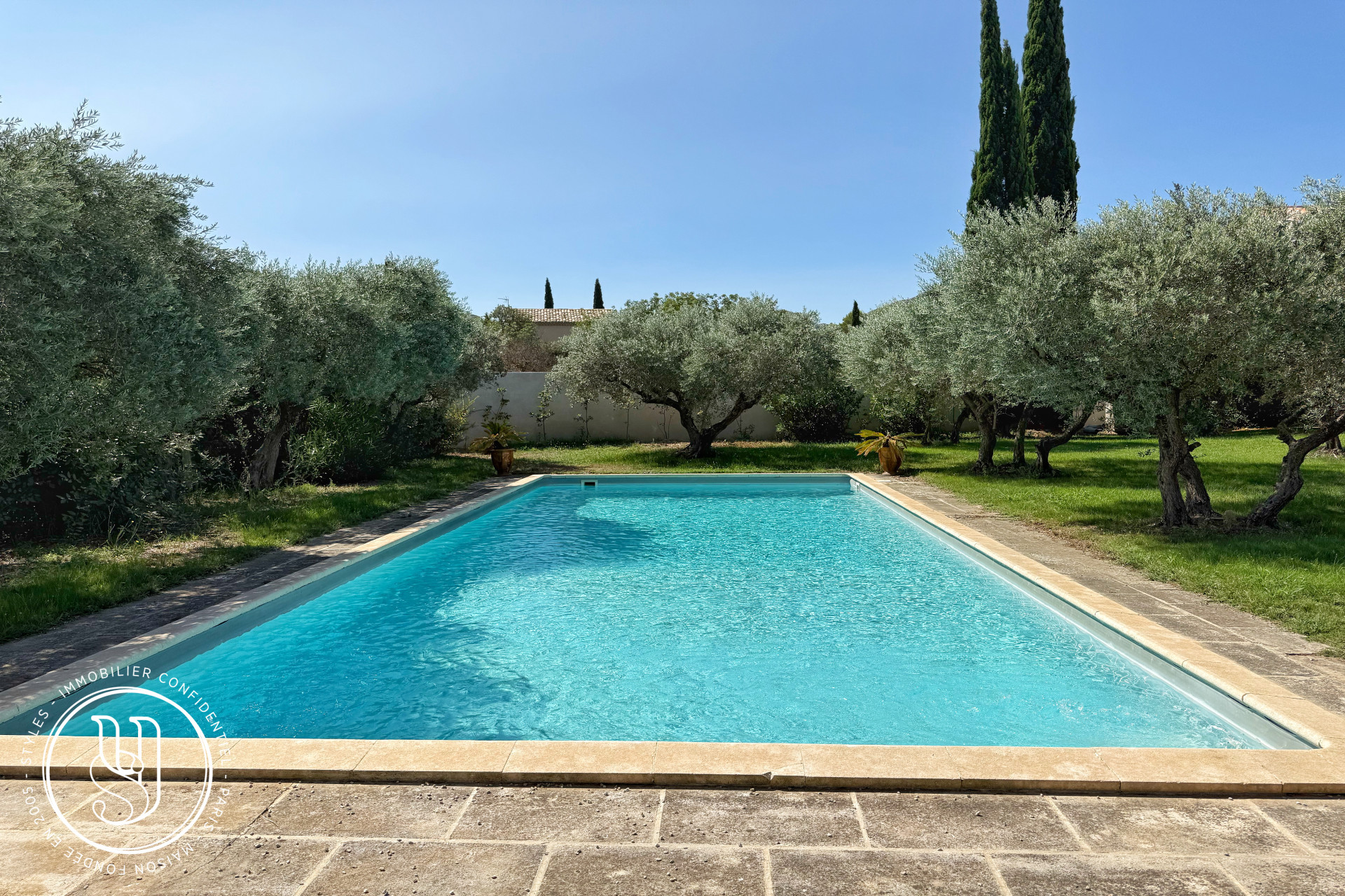 Eygalières - Propriété en pierre avec maison d''amis et piscine - image 12
