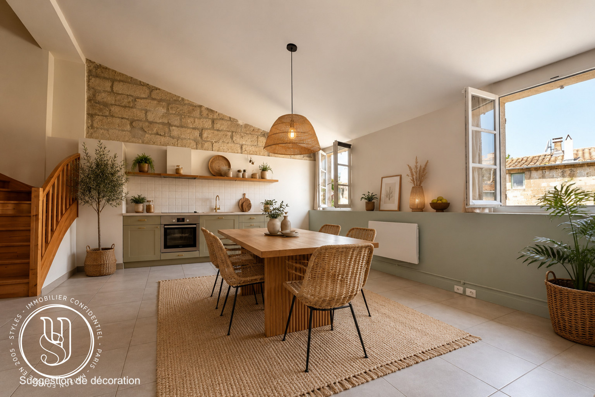 Uzès - historic center, a bright duplex - image 3