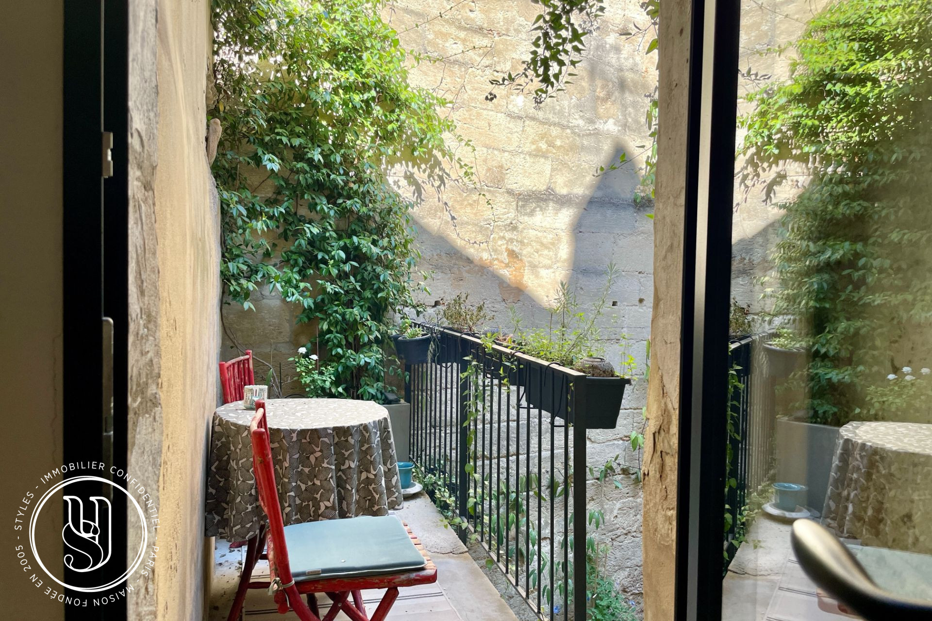 Uzès - centre, sous offre, L''élégance rencontre l''art de vivre. - image 9