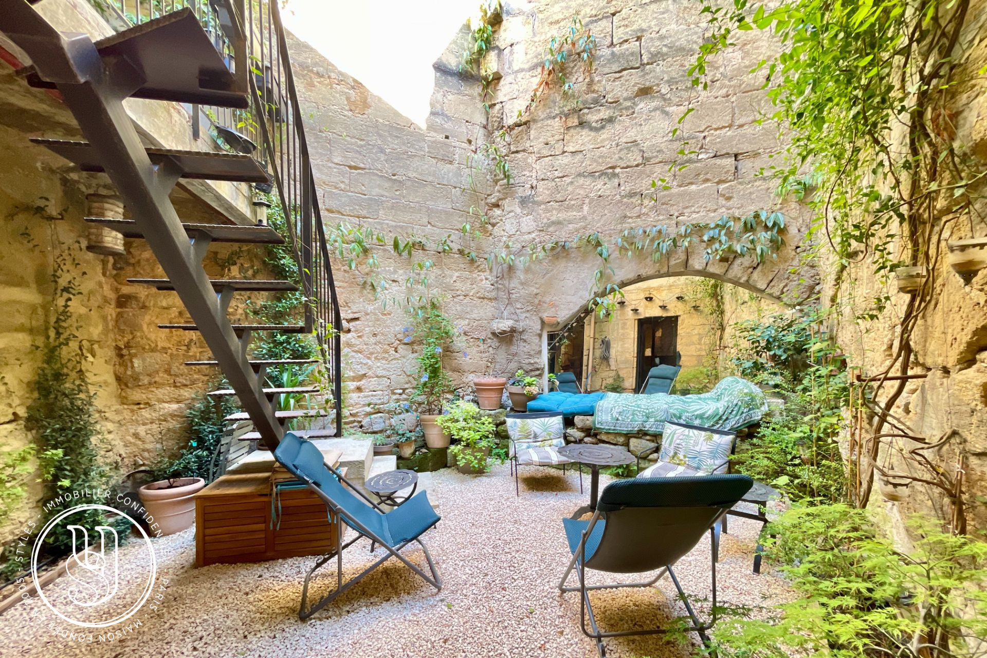 Uzès - centre, sous offre, L''élégance rencontre l''art de vivre. - image 13