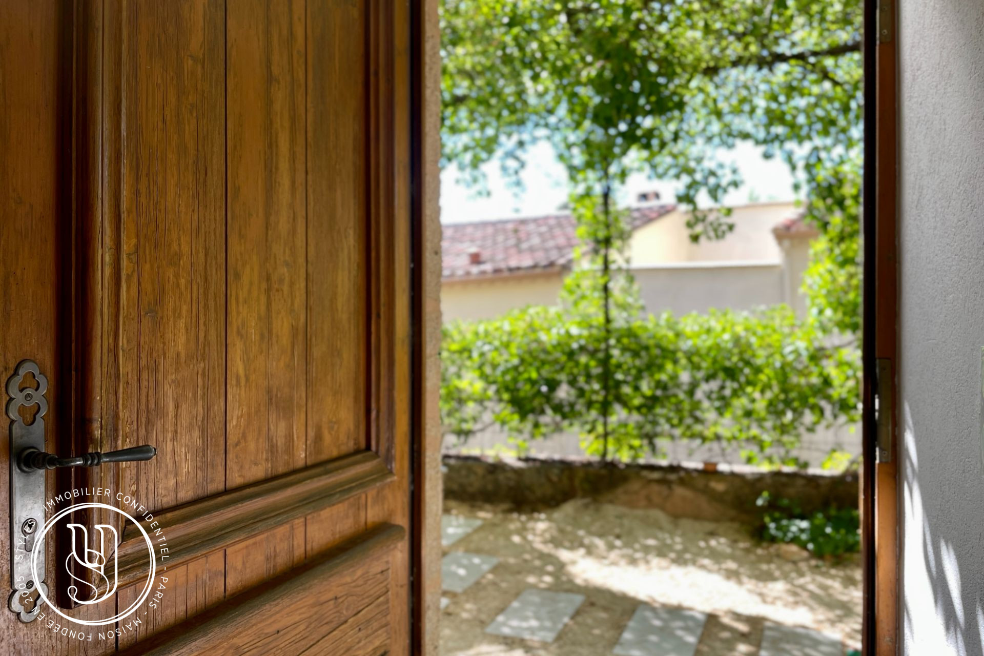 Uzès - proche, un bien de charme avec extension contemporaine - image 4