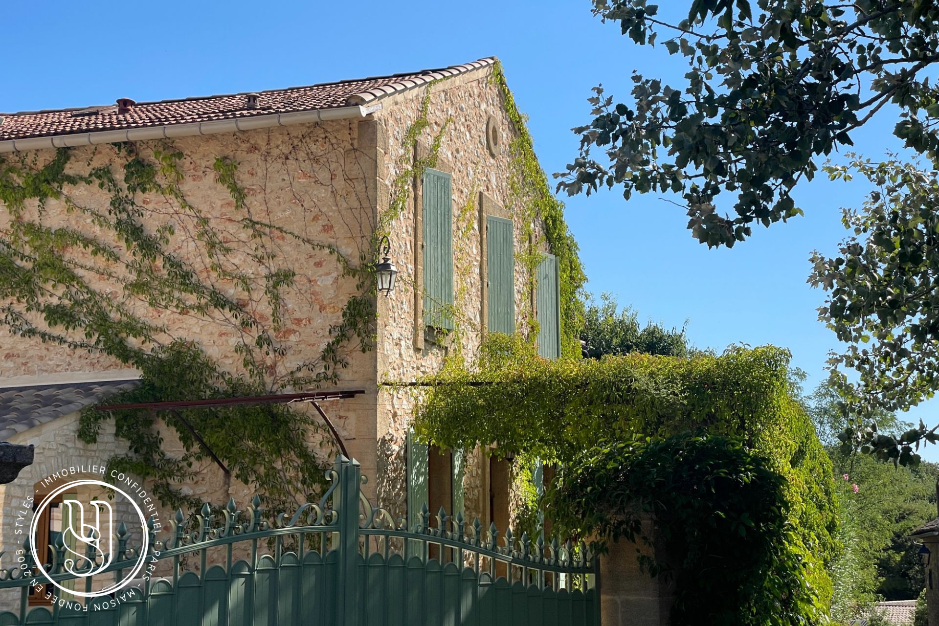 Uzès - proche, un bien de charme avec extension contemporaine - image 2