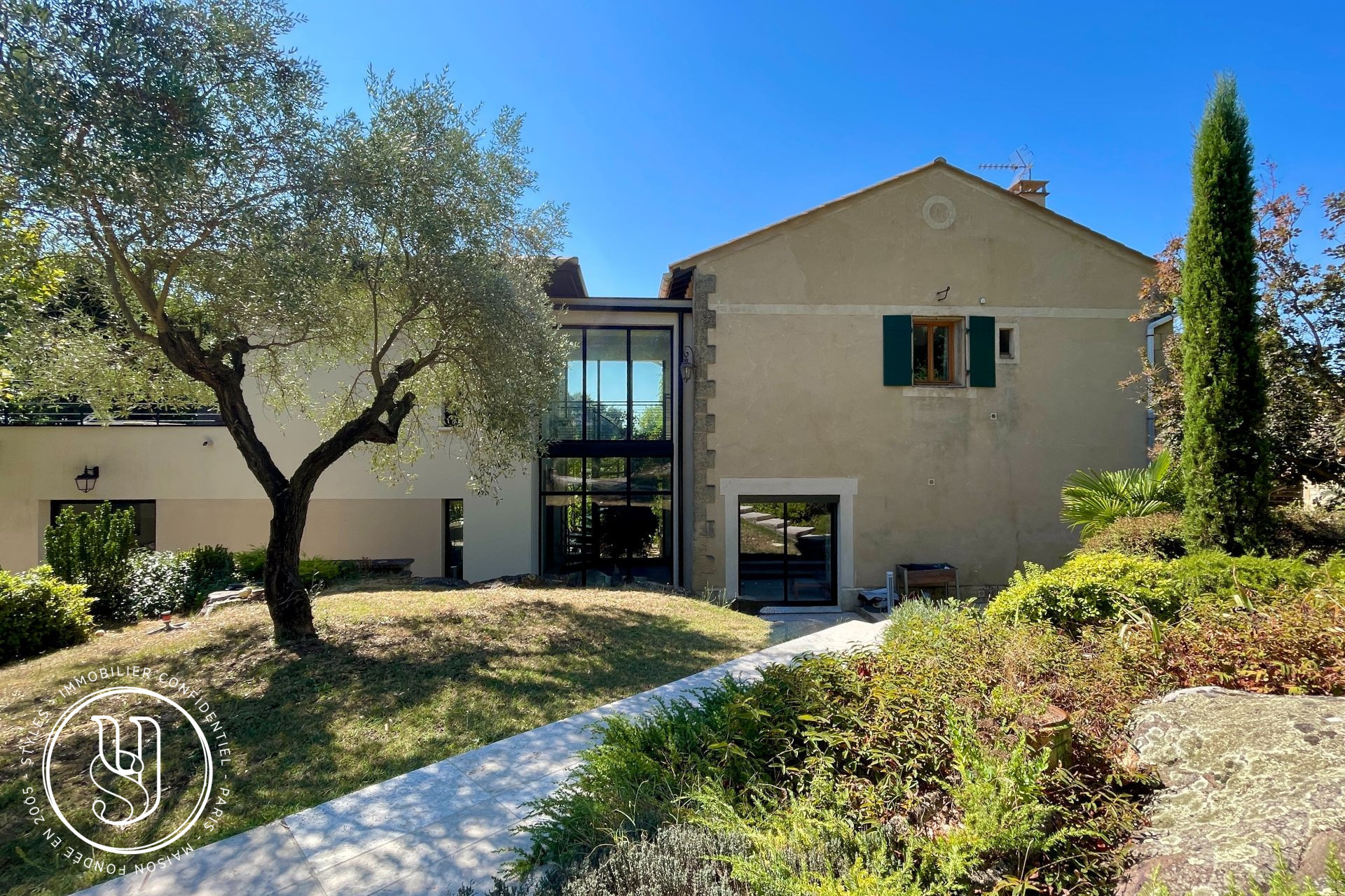 Uzès - proche, un bien de charme avec extension contemporaine - image 9