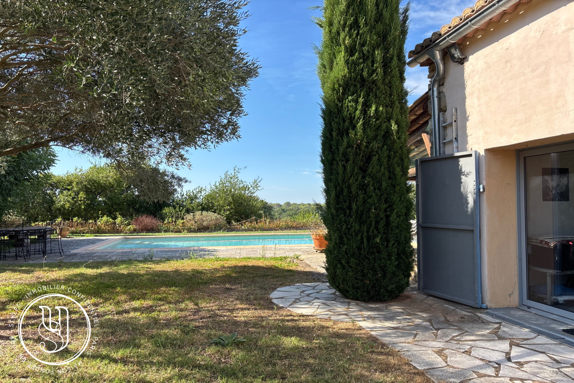 Uzès - proche, Mas de village avec maison d''amis, piscine et vue pan - image 11
