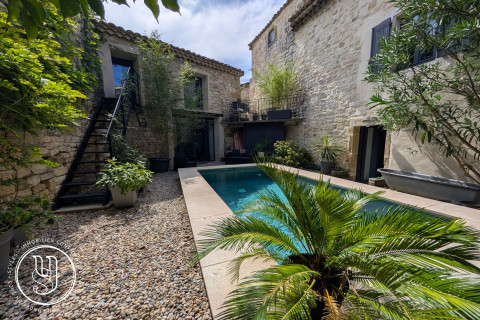 Uzès - close by, a new embodiment of elegance - image 1