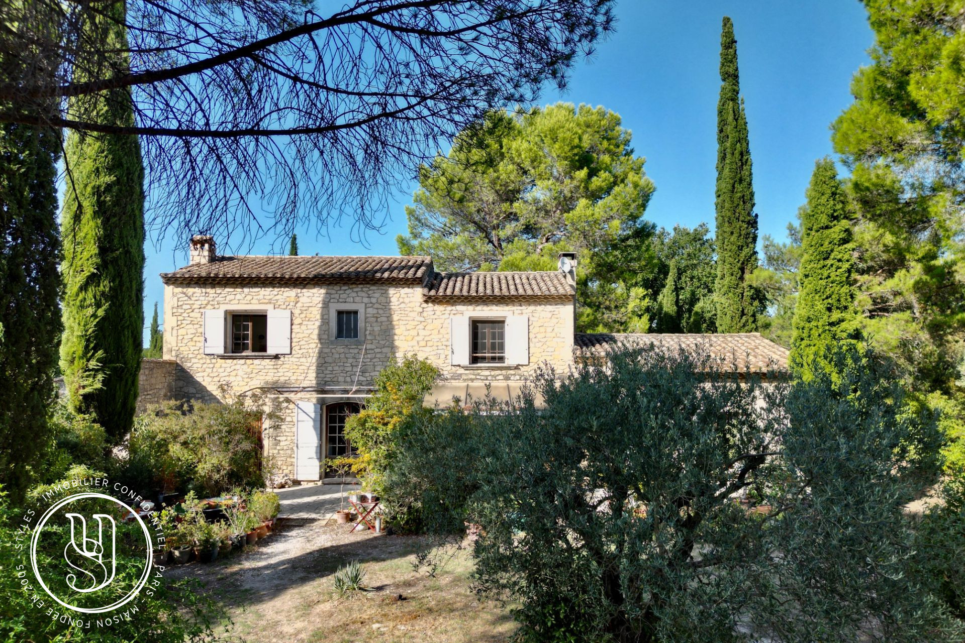 Saint-Rémy-de-Provence - Un mas en pierre à réinventer - image 3