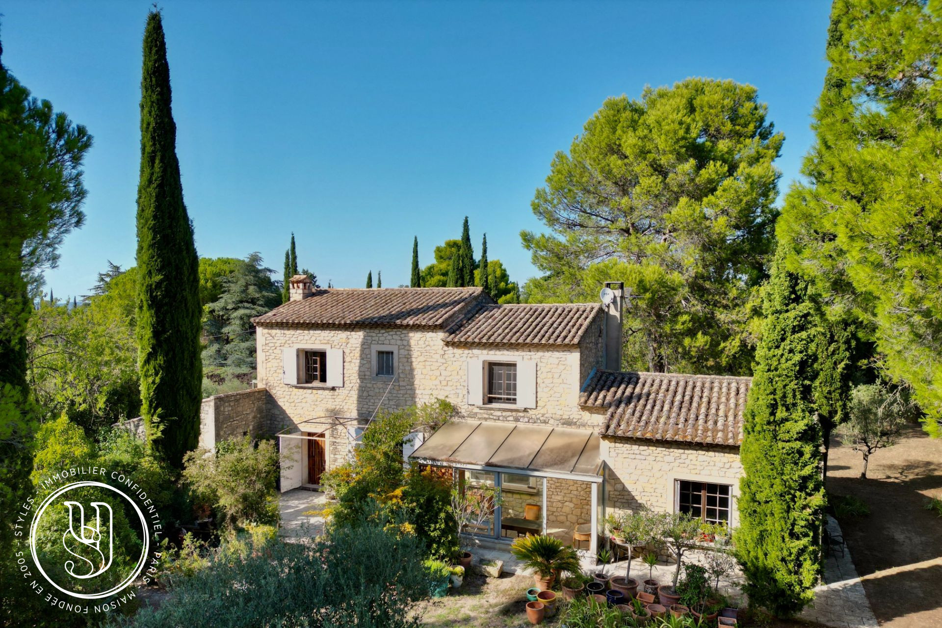 Saint-Rémy-de-Provence - Un mas en pierre à réinventer - image 7