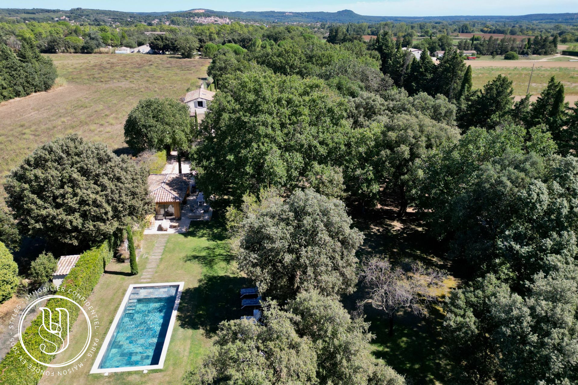 Uzès - close by, authentic Provençal farmhouse with pool house and tr - image 8