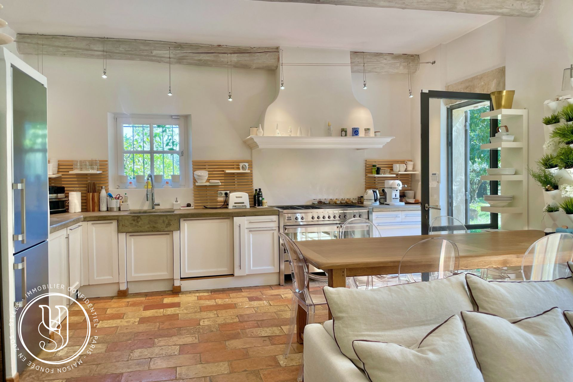 Uzès - close by, authentic Provençal farmhouse with pool house and tr - image 4