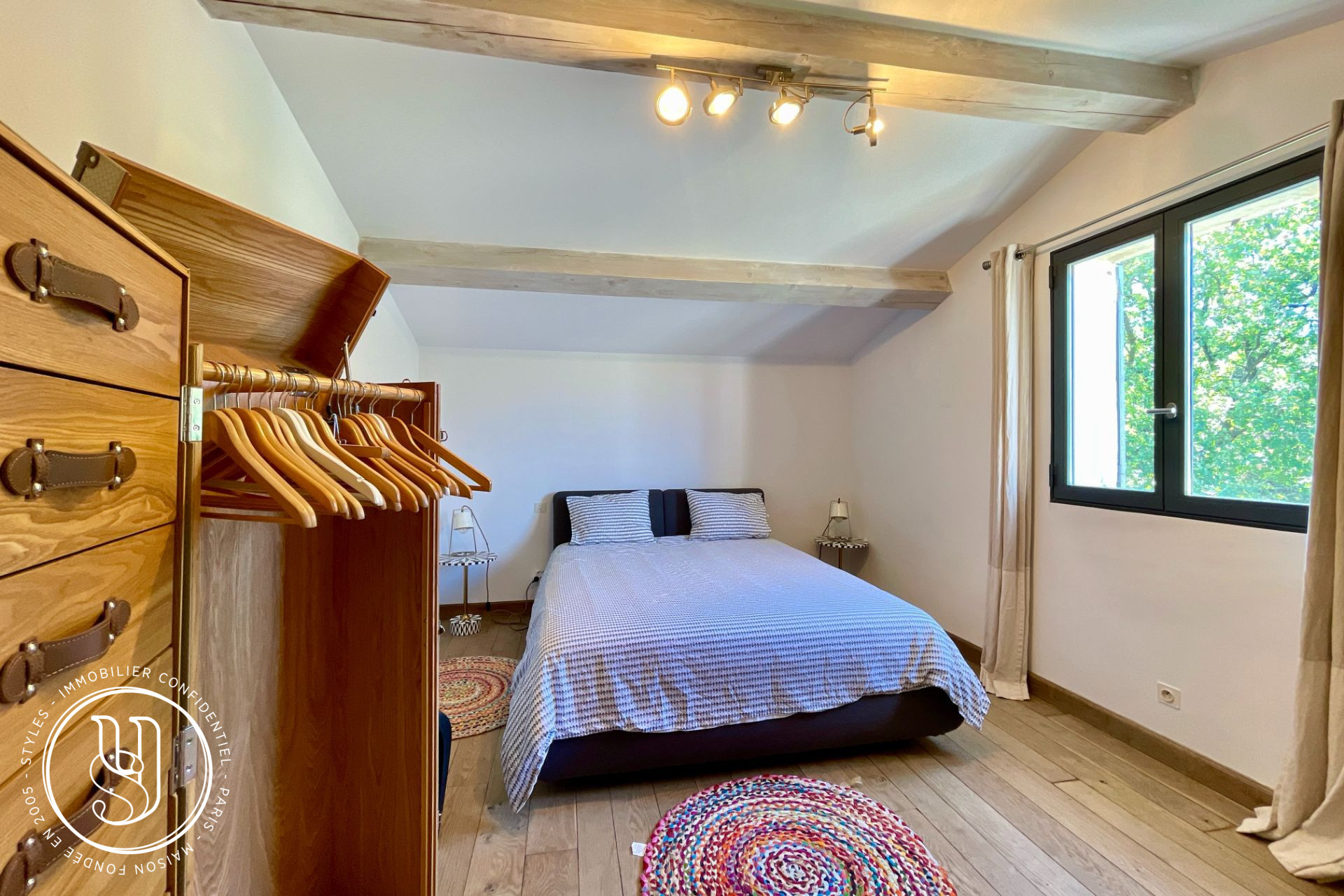 Uzès - close by, authentic Provençal farmhouse with pool house and tr - image 9