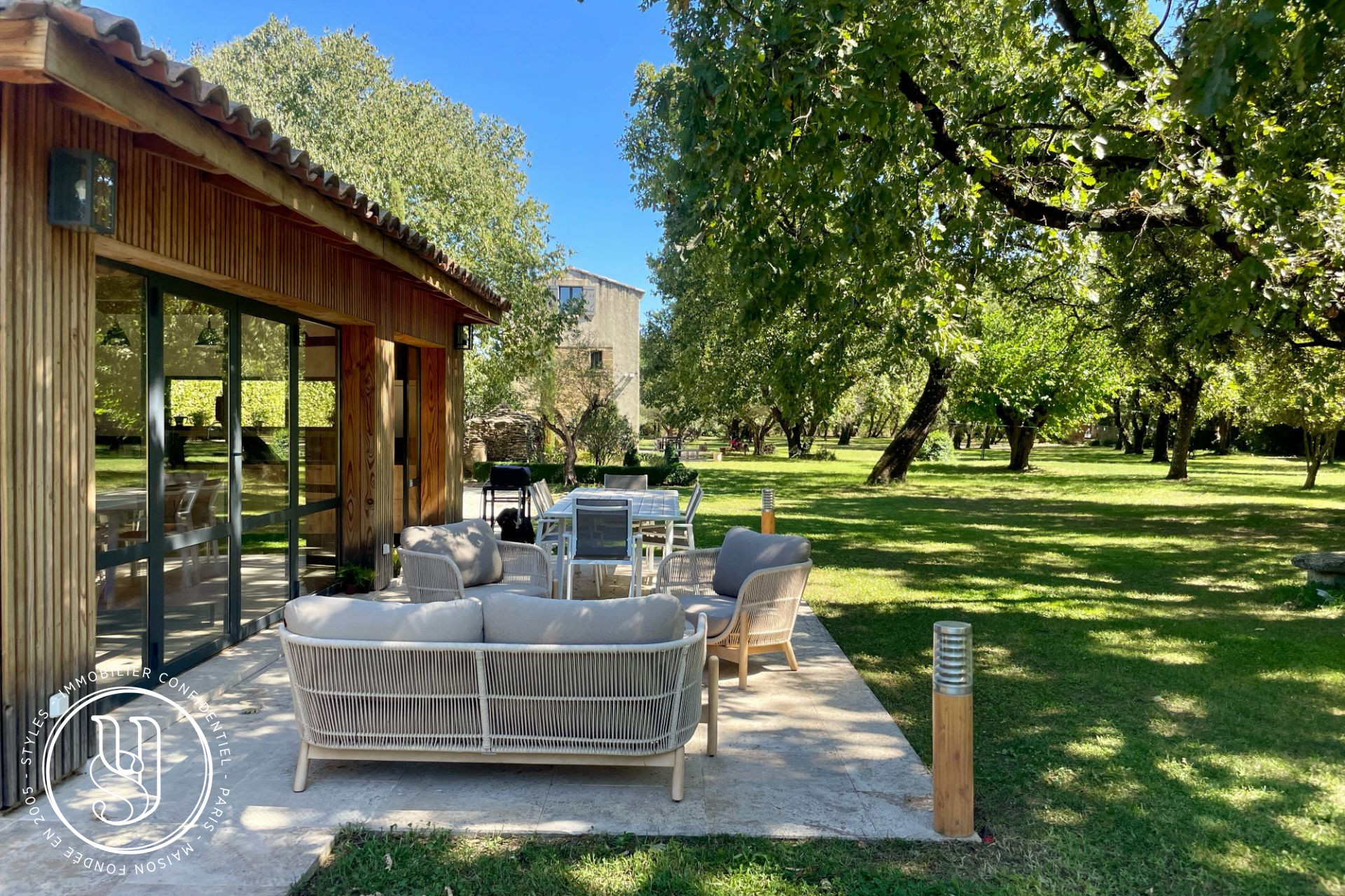 Uzès - close by, authentic Provençal farmhouse with pool house and tr - image 14