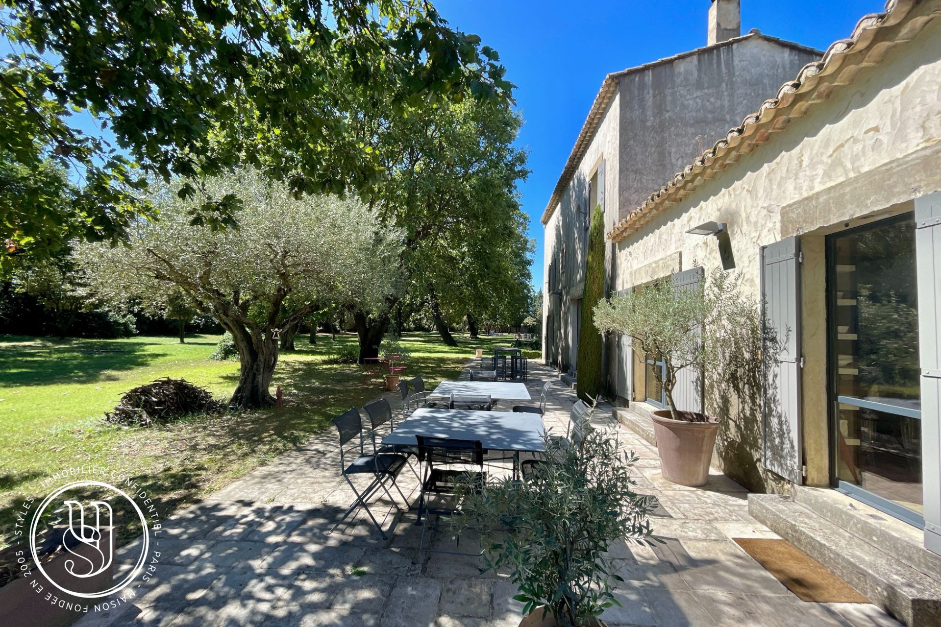 Uzès - close by, authentic Provençal farmhouse with pool house and tr - image 19