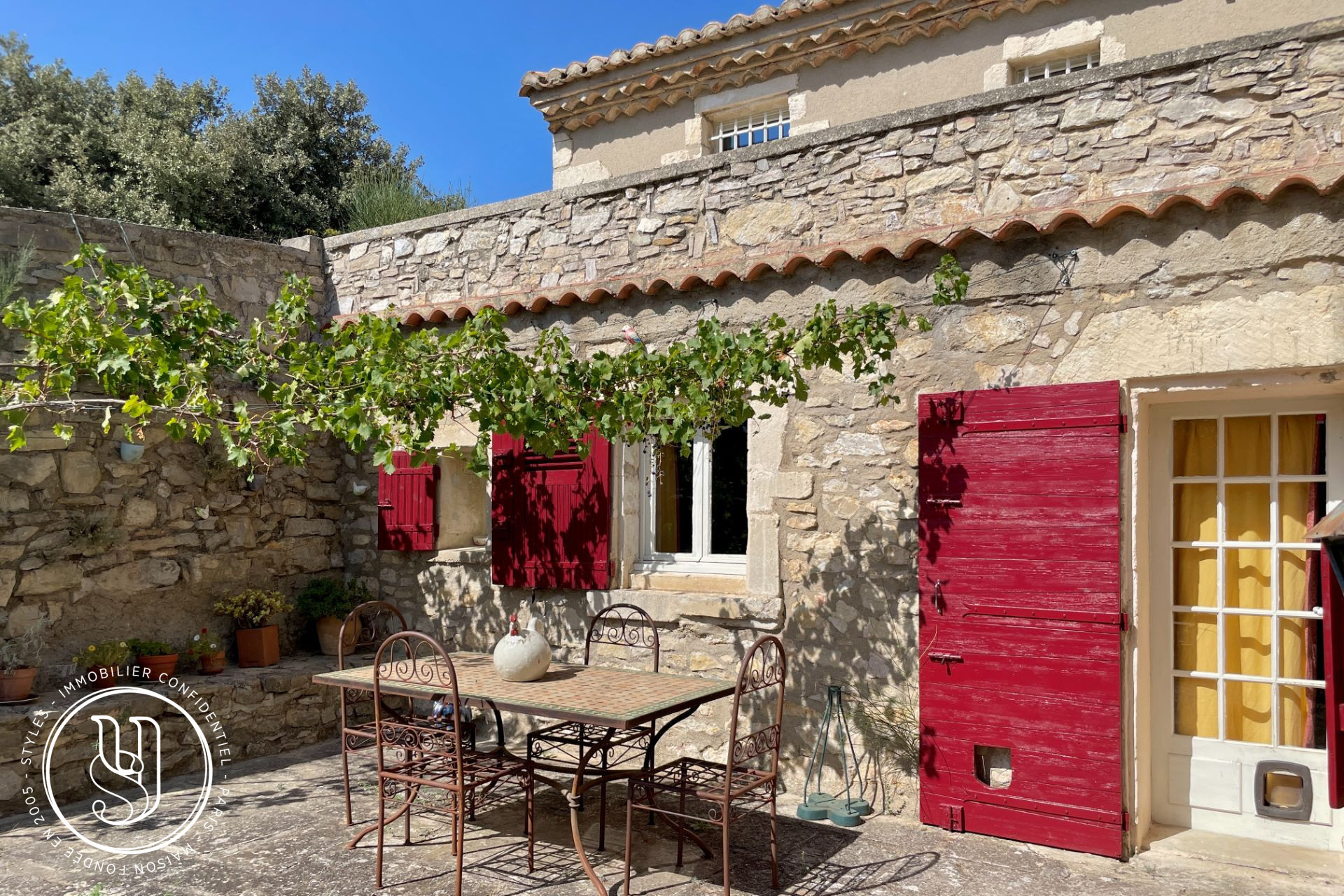 Eygalières - Un mas, 3 hectares et les Alpilles pour horizon - image 4