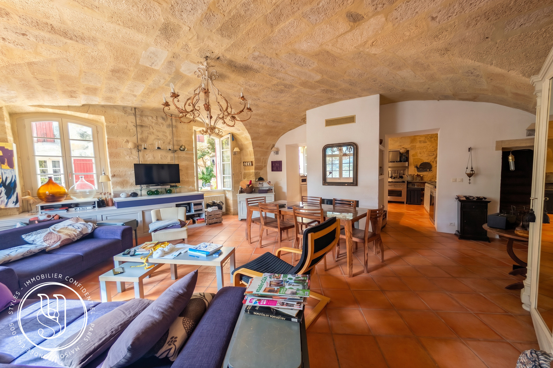Uzès - close by, Character home - authenticity and lifestyle at the h - image 2
