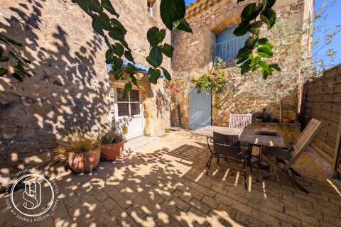 Uzès - close by, Character home - authenticity and lifestyle at the h - image 1