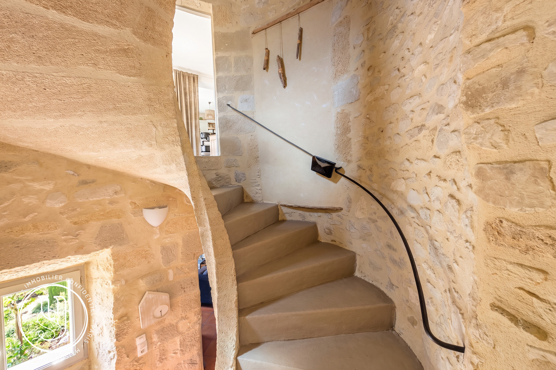 Uzès - close by, Character home - authenticity and lifestyle at the h - image 5